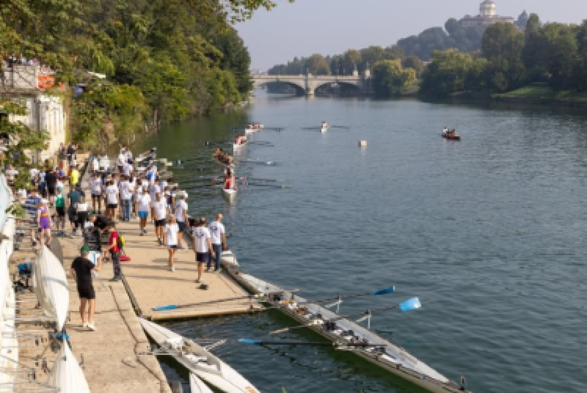 Una regata di canottaggio paralimpico promossa sul Po dalla Società Canottieri Arnmida di Torino