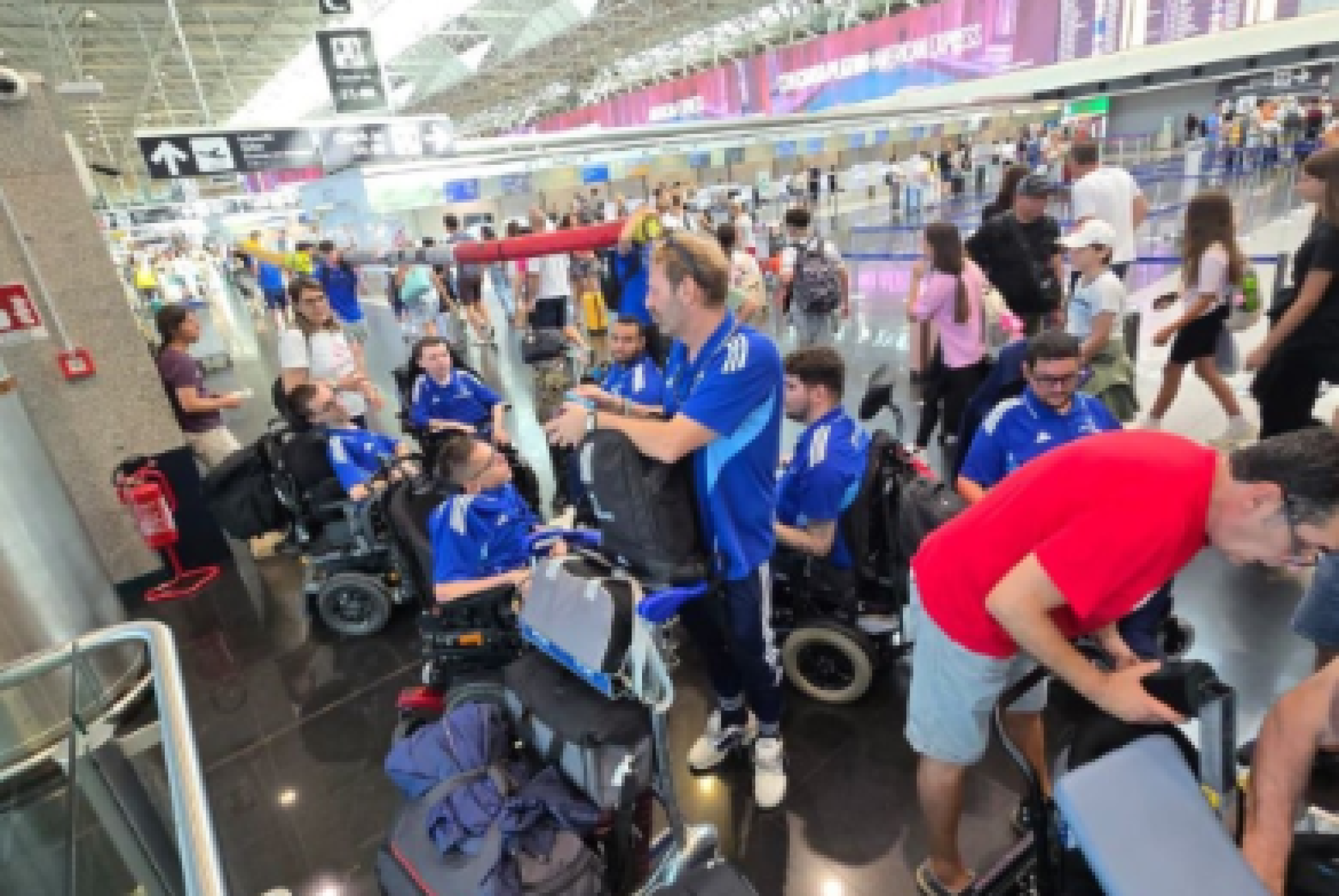 Gli atleti con disabilità bloccati all'Aeroporto di Roma Fiumicino nel luglio scorso
