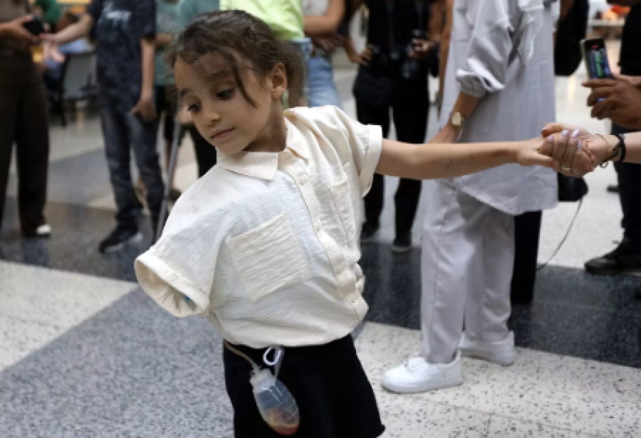 Una bimba di Gaza (©ANSA)