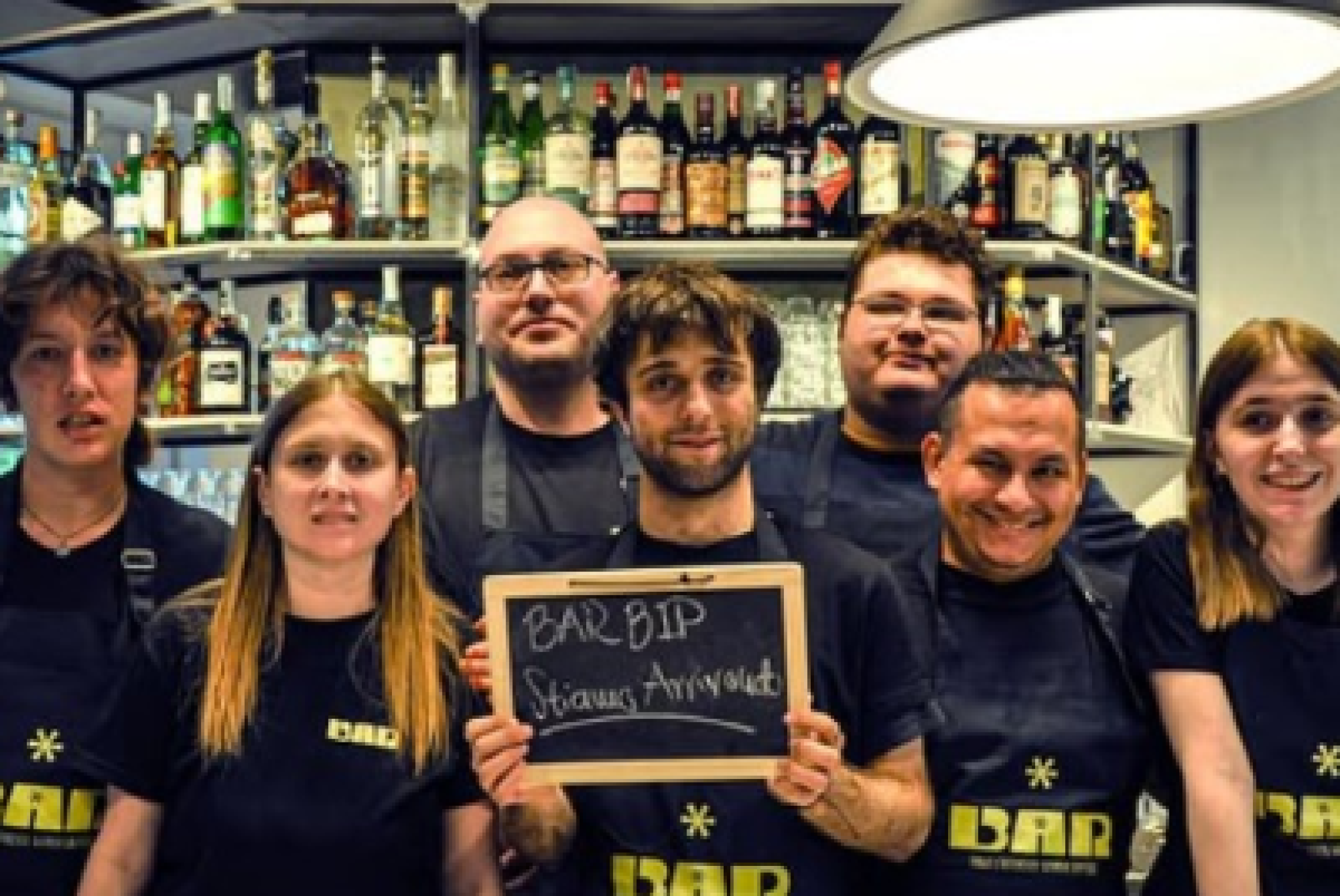 Lo staff del "BarBip" di Milano