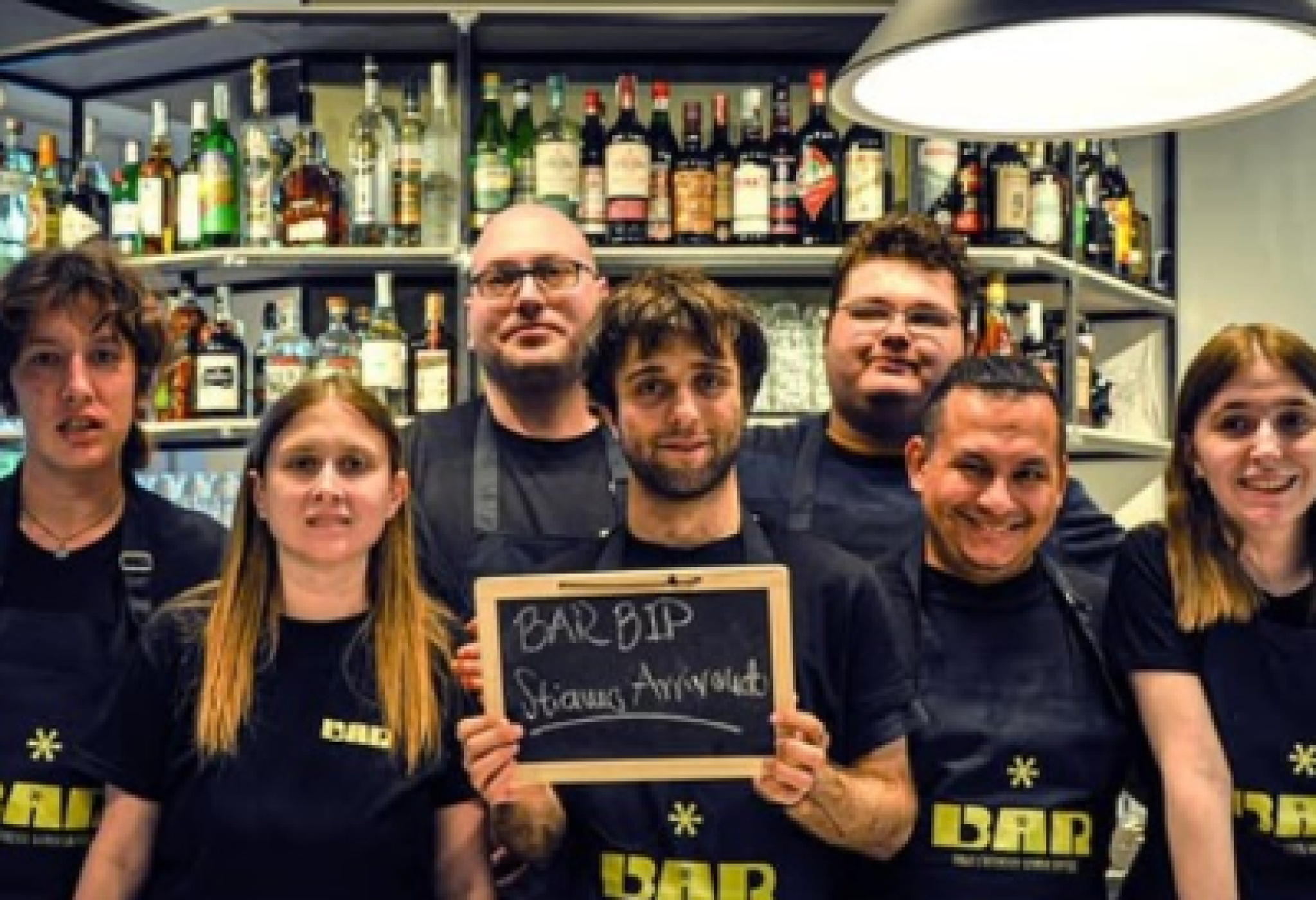 Lo staff del "BarBip" di Milano
