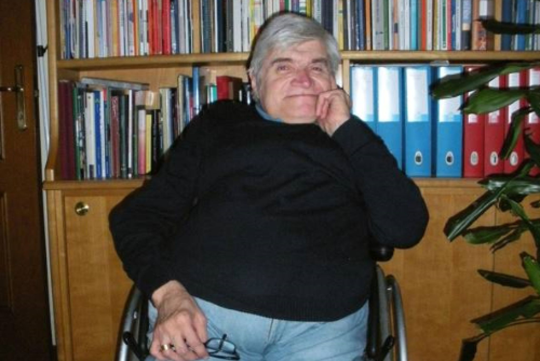 Franco Bomprezzi (1952-2014), primo direttore responsabile di Superando, al quale l'osteogenesi imperfetta non impedì di diventare un grande giornalista