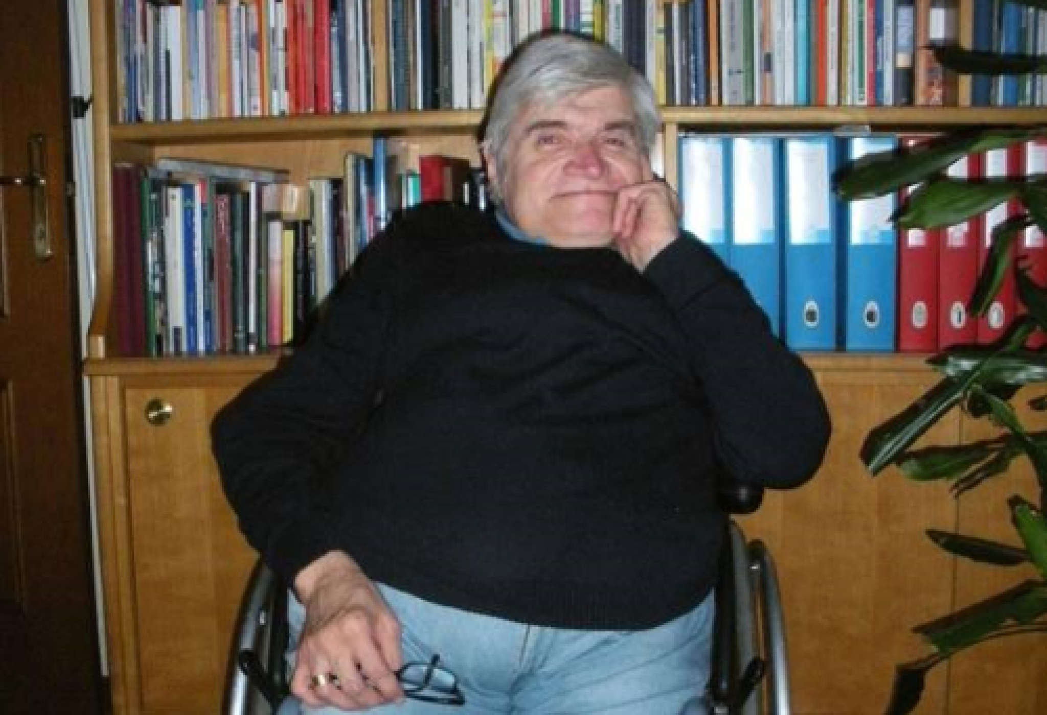 Franco Bomprezzi (1952-2014), primo direttore responsabile di Superando, al quale l'osteogenesi imperfetta non impedì di diventare un grande giornalista