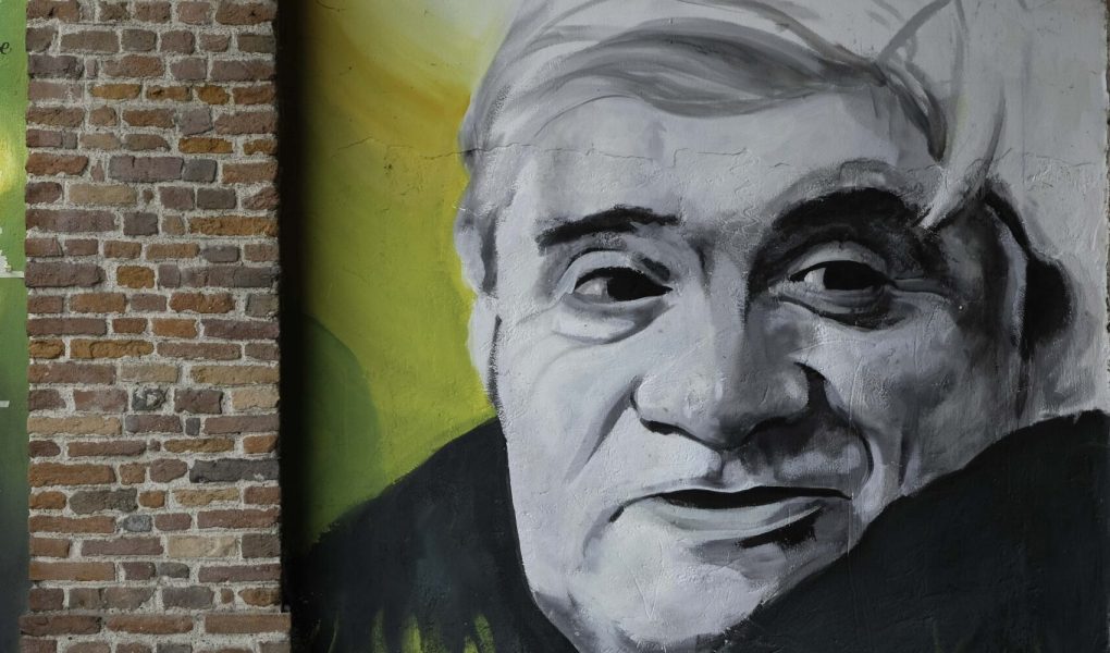 Il murale di Milano dedicato a Franco Bomprezzi (1952-2014), una delle due persone cui è intitolato il premio giornalistico per la comunicazione sociale e che fu direttore responsabile di Superando fino alla sua scomparsa nel 2014