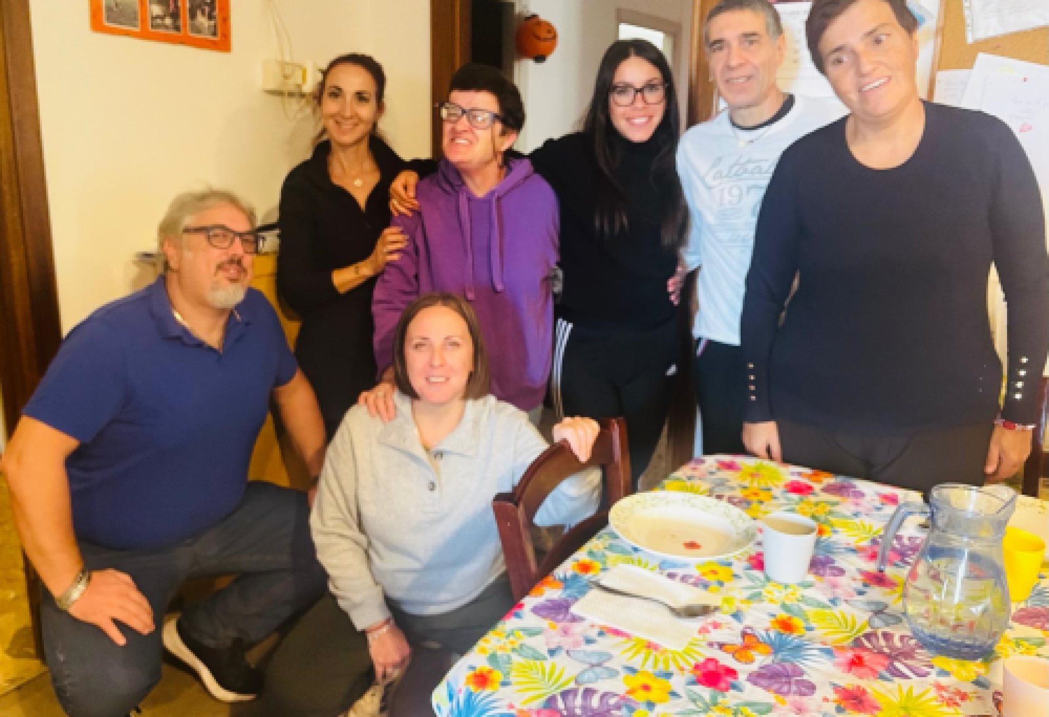 Foto di gruppo per le persone di Casa Sirio