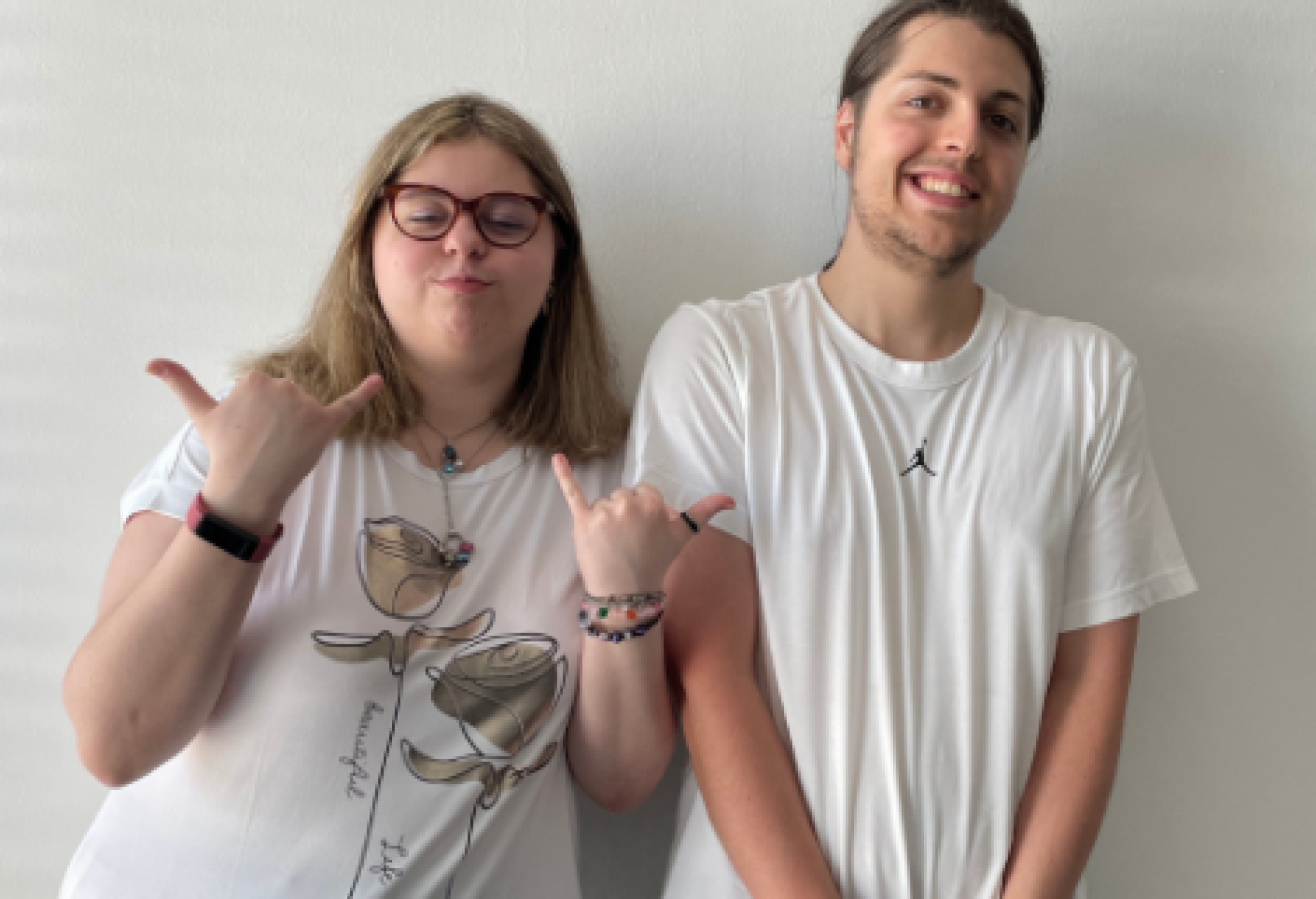 Cecilia e Cristiano, protagonisti del podcast "4 chiacchiere con 2 autistici"