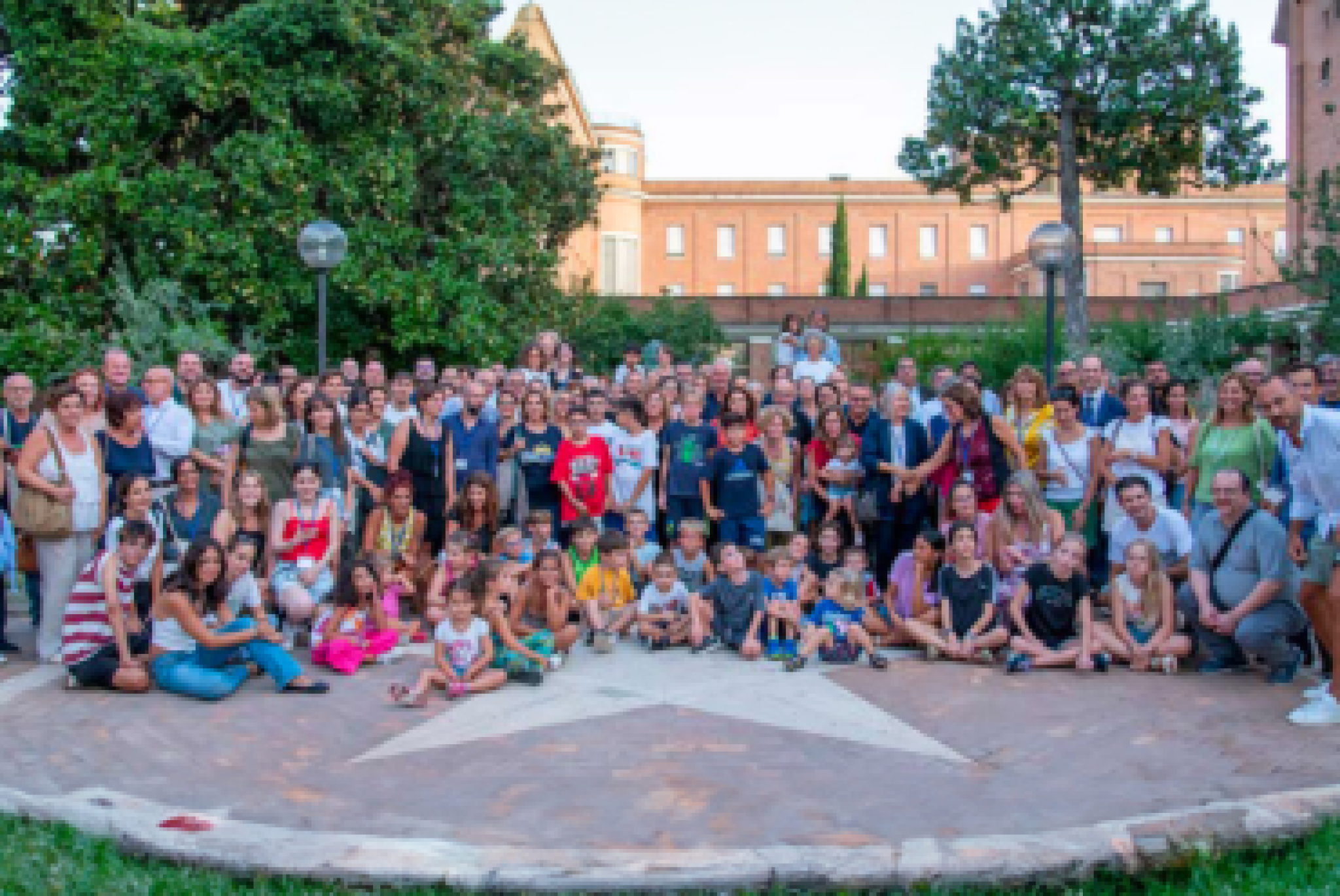Una bella foto di gruppo della “comunità AIMAR”