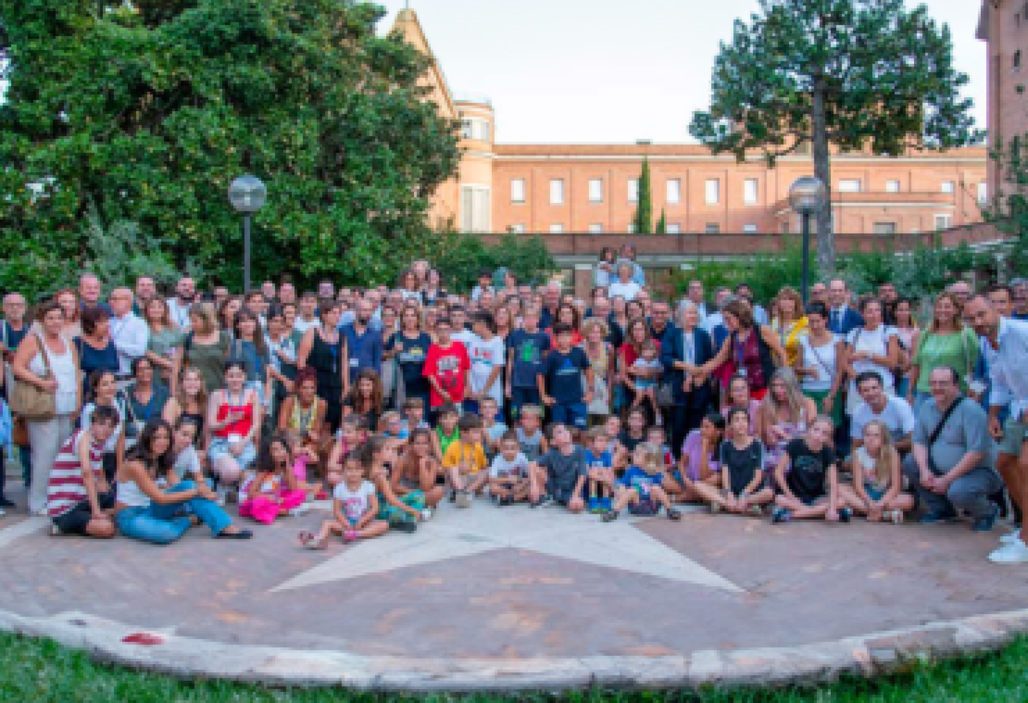 Una bella foto di gruppo della “comunità AIMAR”
