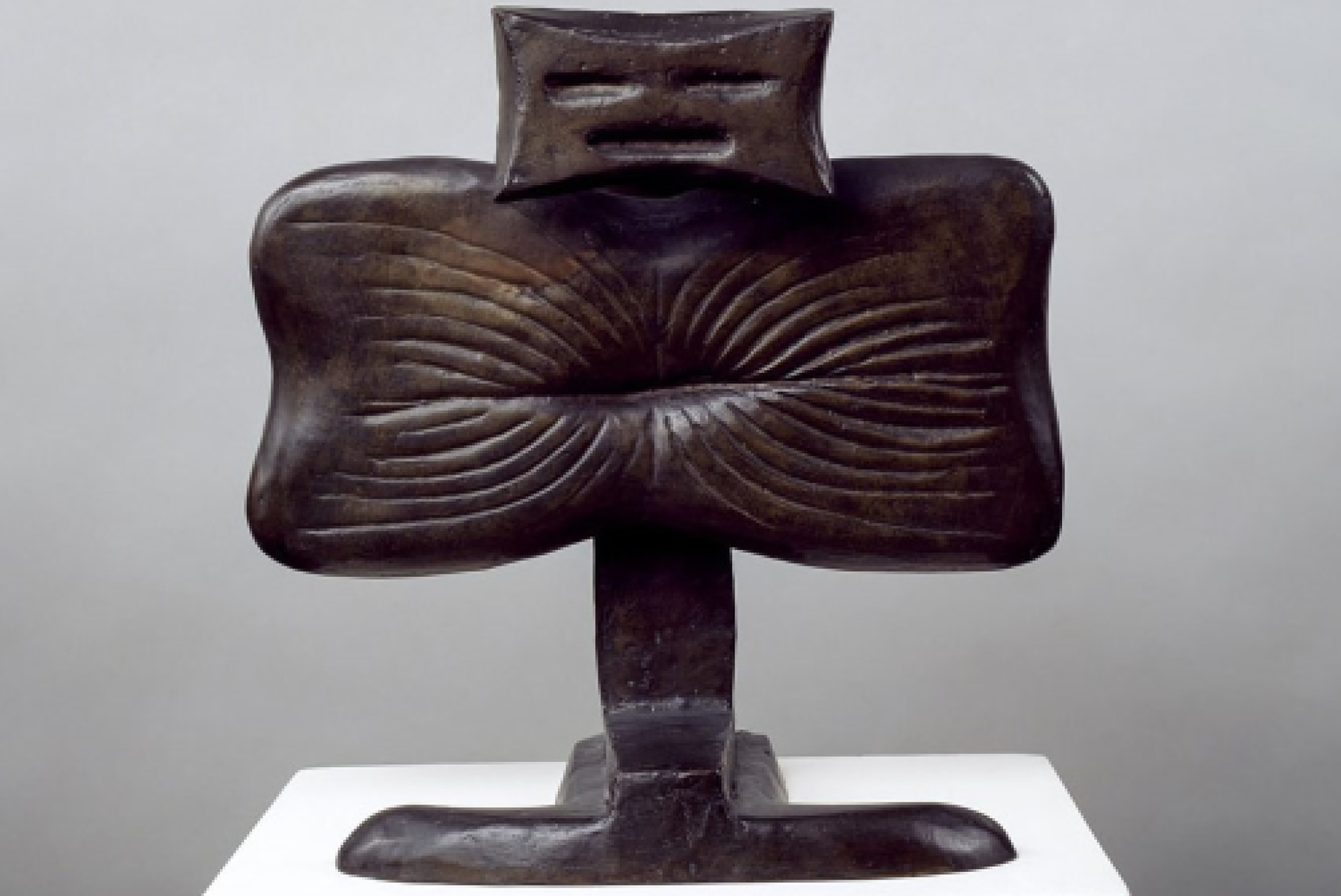 Max Ernst, "Giovane donna a forma di fiore", 1944 (fusione del 1957), Venezia, Collezione Peggy Guggenheim