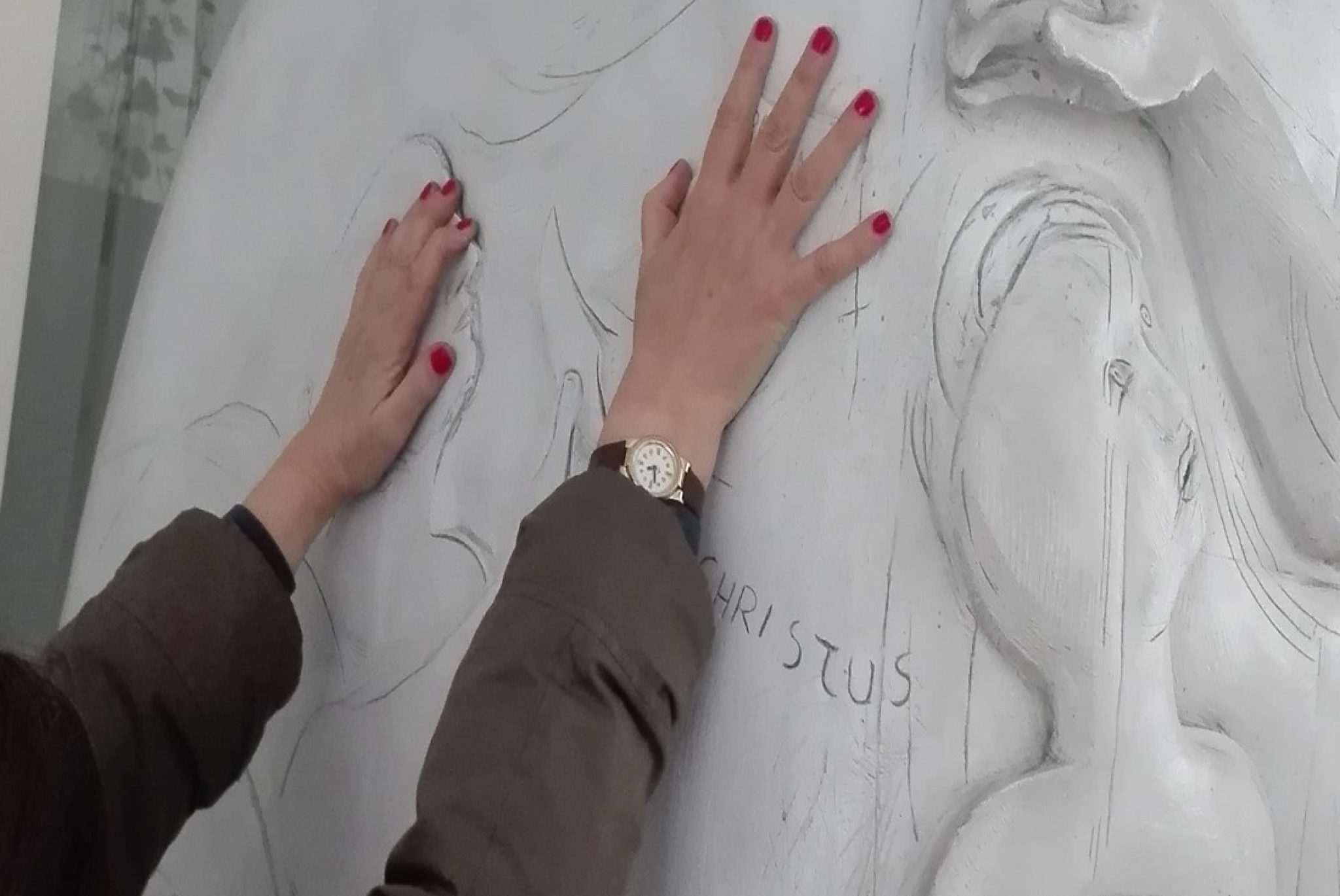 Esplorazione tattile di un'opera d'arte