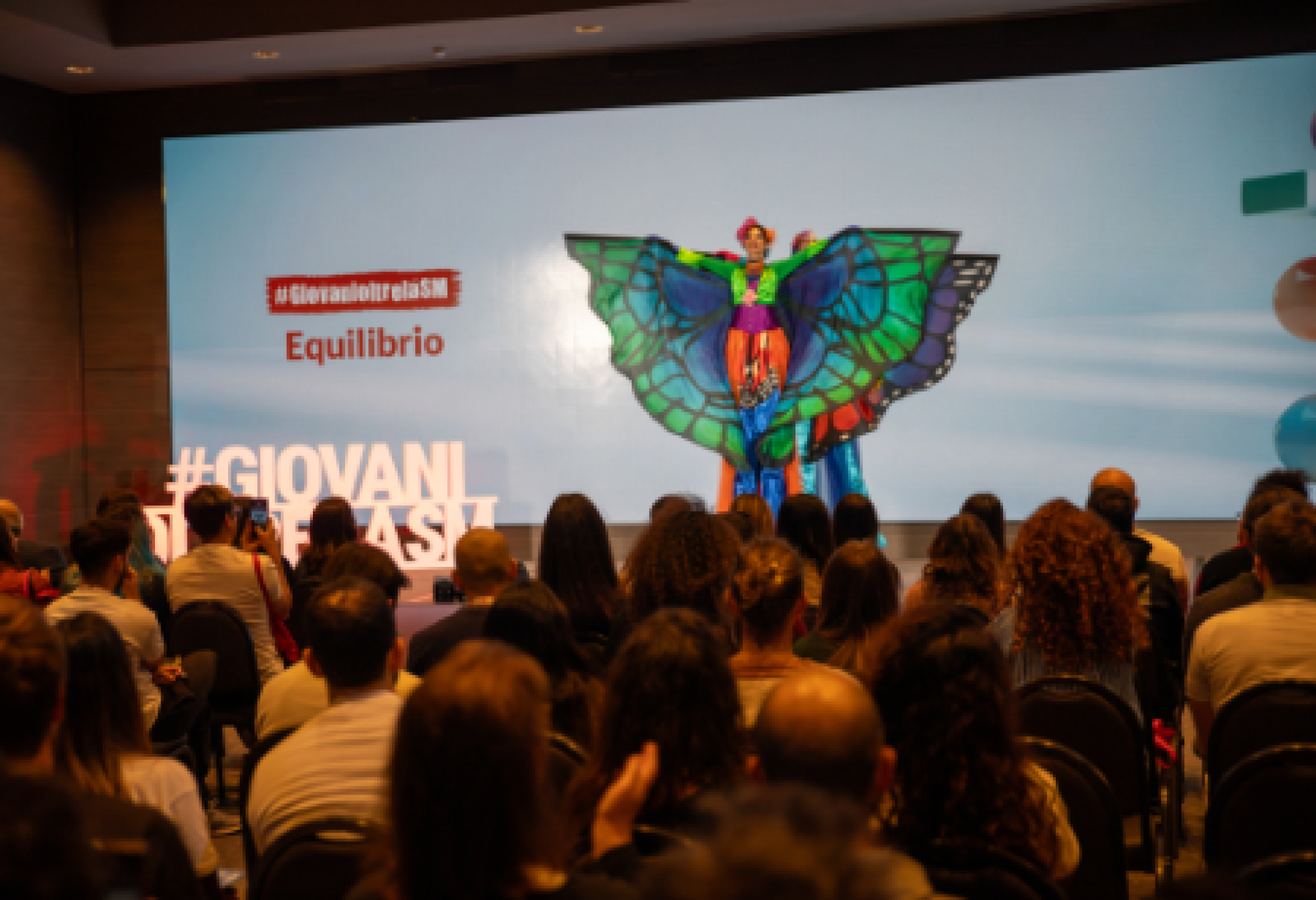 La metafora delle trampoliere, che “trovano stabilità proprio quando sembrano più fragili”, ha aperto l'evento di Roma