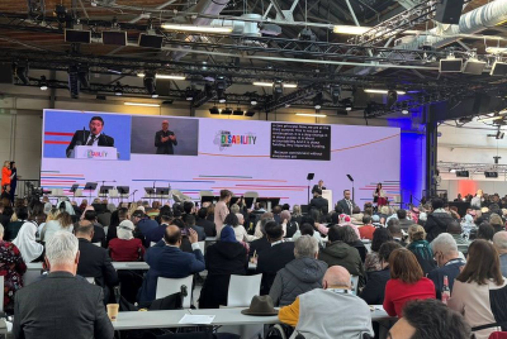 Un'immagine della giornata apertura del Global Disability Summit di Berlino, durante l'intervento di Nawaf Kabbara, presidente dell’IDA, l’Alleanza Internazionale sulla Disabilità
