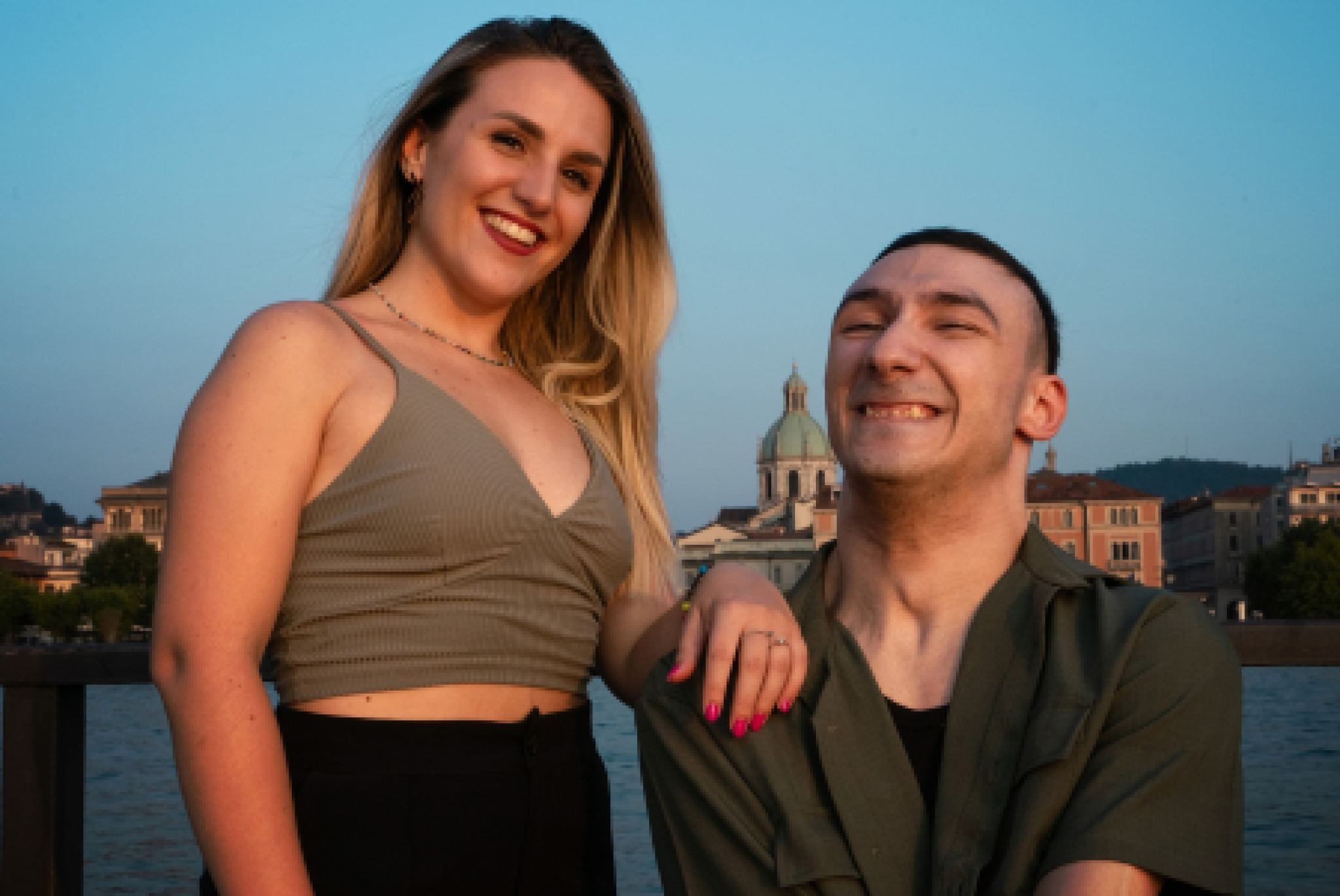 Jerry Hasani con Ilenia Tosto nell'immagine di copertina di "Quicksand"