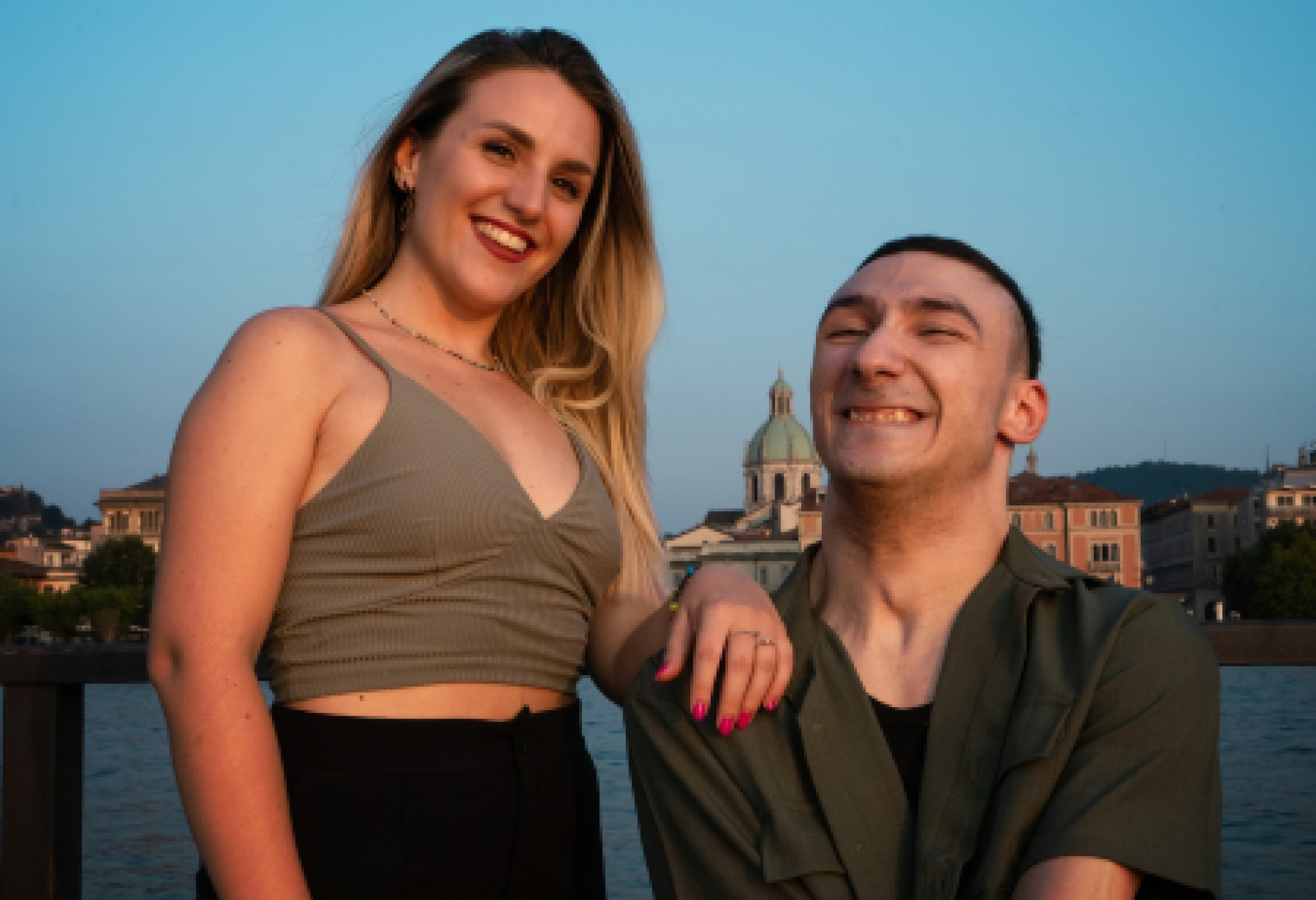 Jerry Hasani con Ilenia Tosto nell'immagine di copertina di "Quicksand"