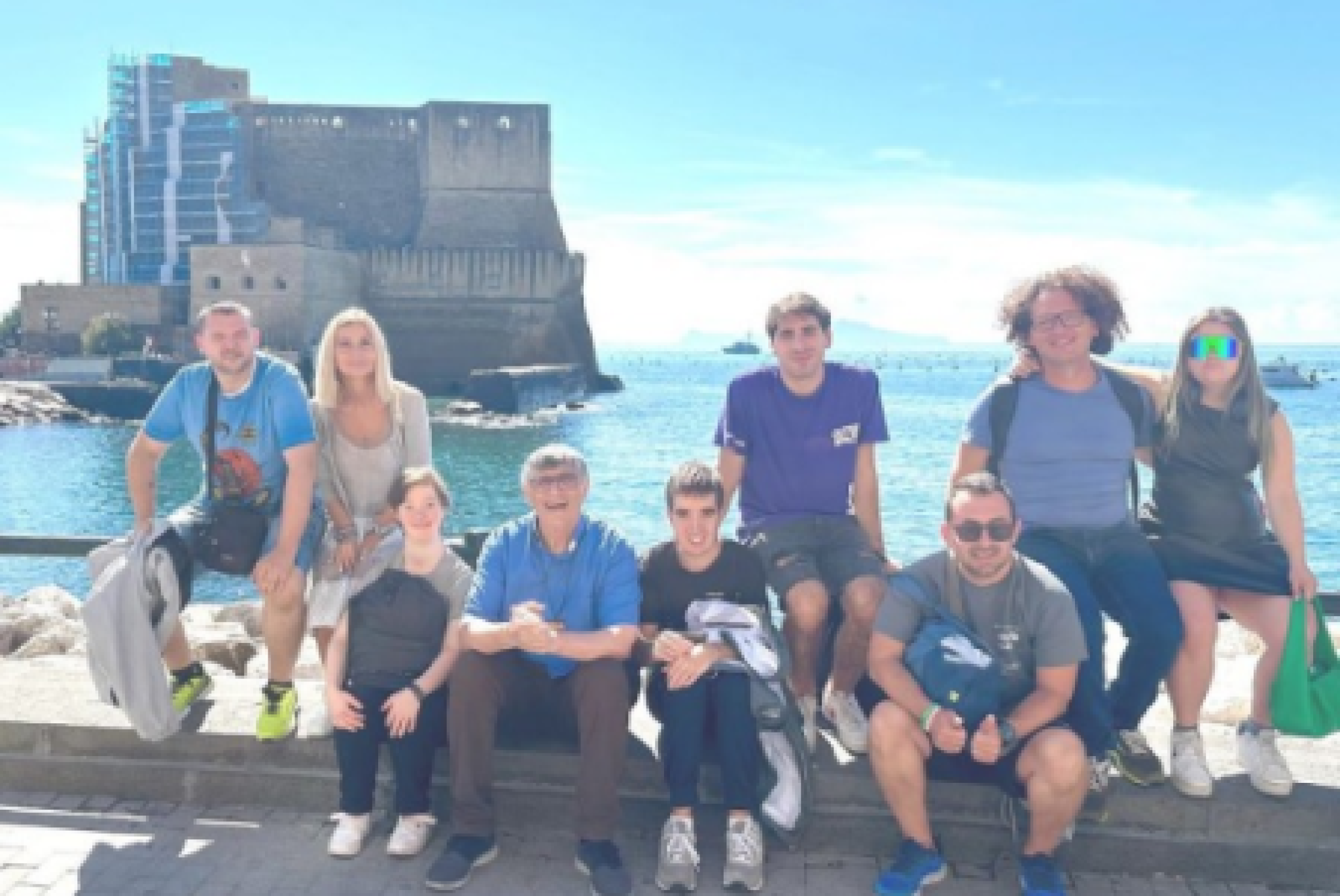 Il gruppo dei protagonisti di "HP VIP Movie Life", durante il loro viaggio a Napoli