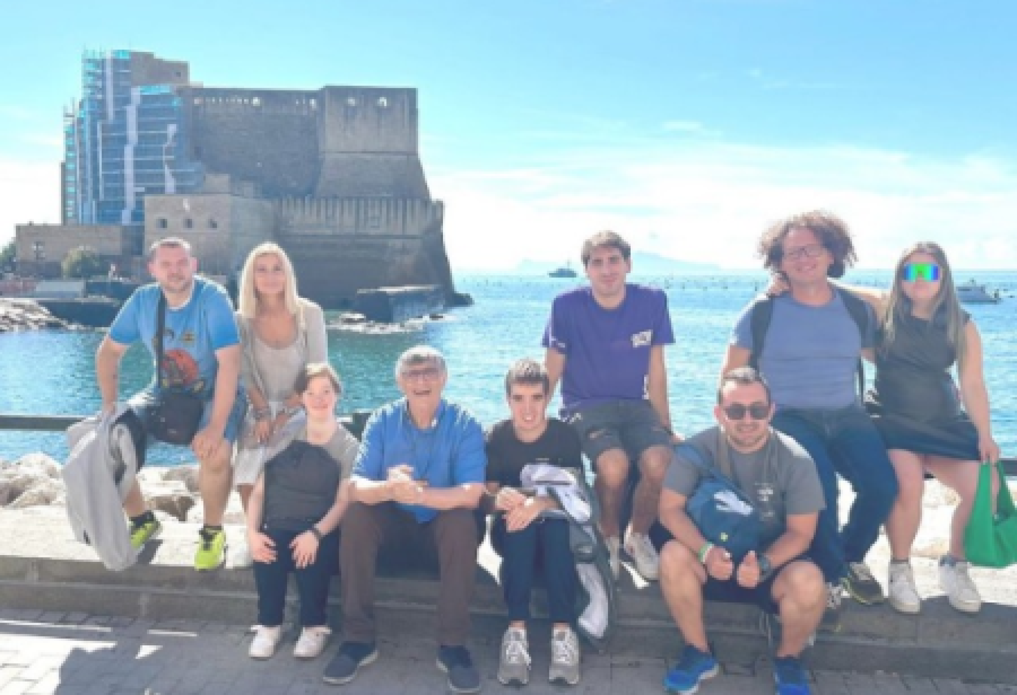 Il gruppo dei protagonisti di "HP VIP Movie Life", durante il loro viaggio a Napoli