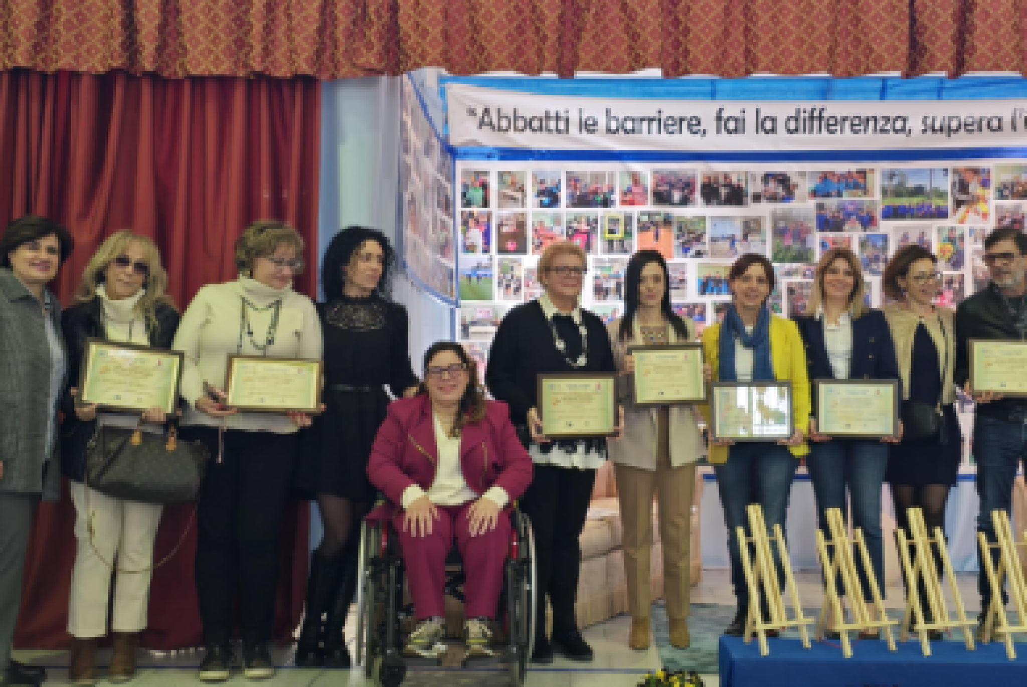 Marta Russo (al centro) insieme ai premiati e alle premiate dell'edizione 2024 dei "Pensieri di Marta"