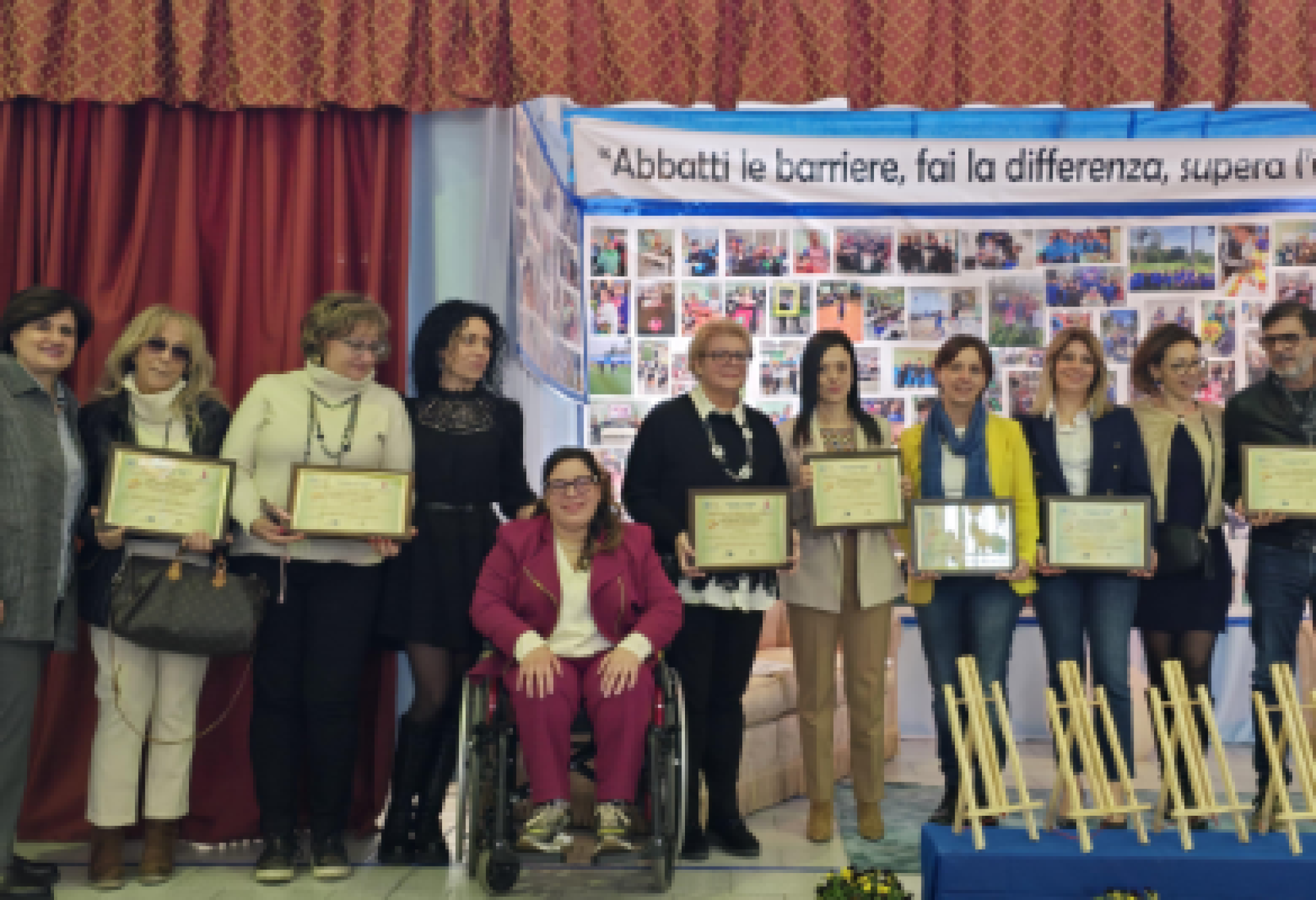 Marta Russo (al centro) insieme ai premiati e alle premiate dell'edizione 2024 dei "Pensieri di Marta"