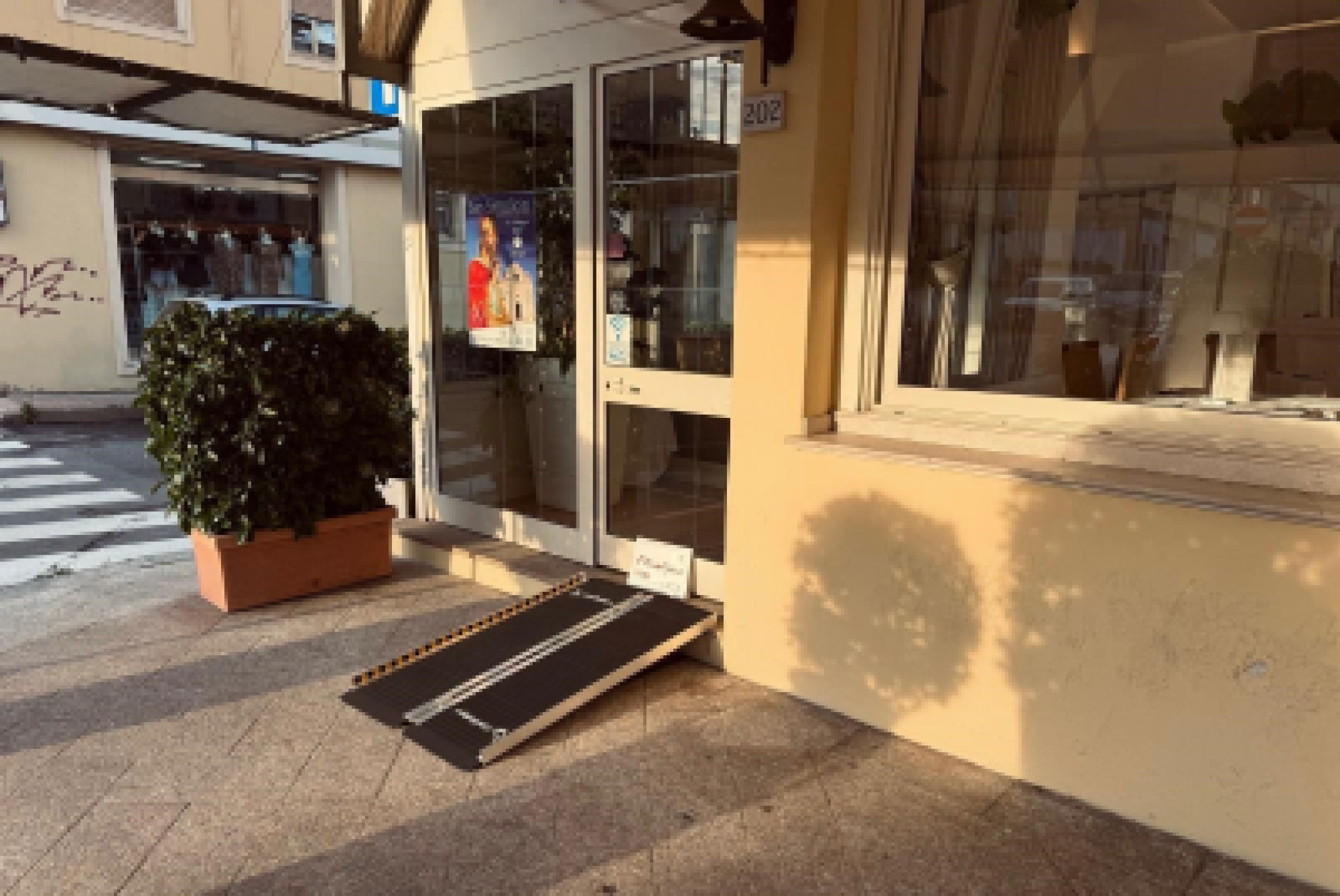 Un locale di Olbia in Sardegna che ha aderito a "#IoRampo"