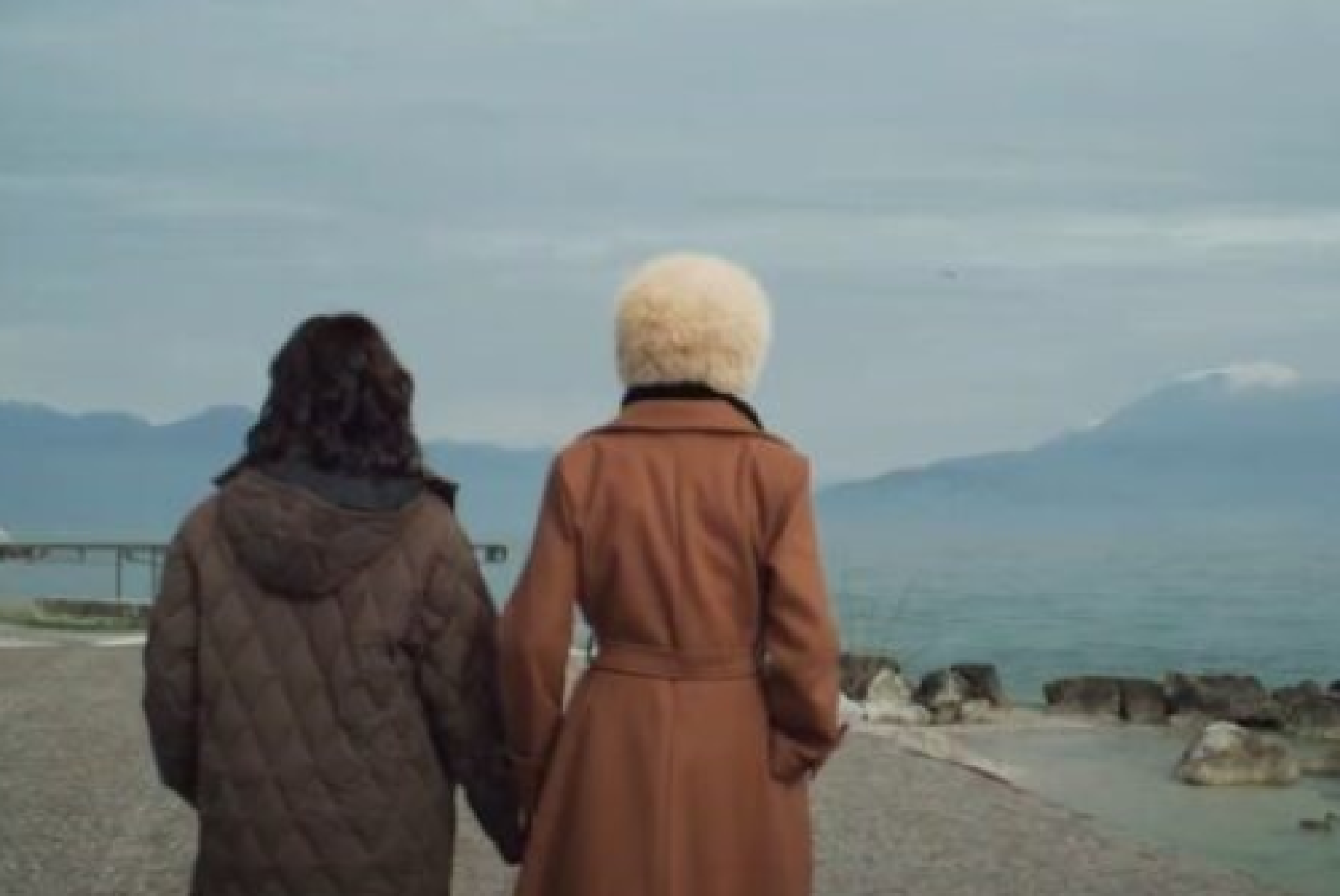 Un fotogramma del cortometraggio "La luce nella crepa"