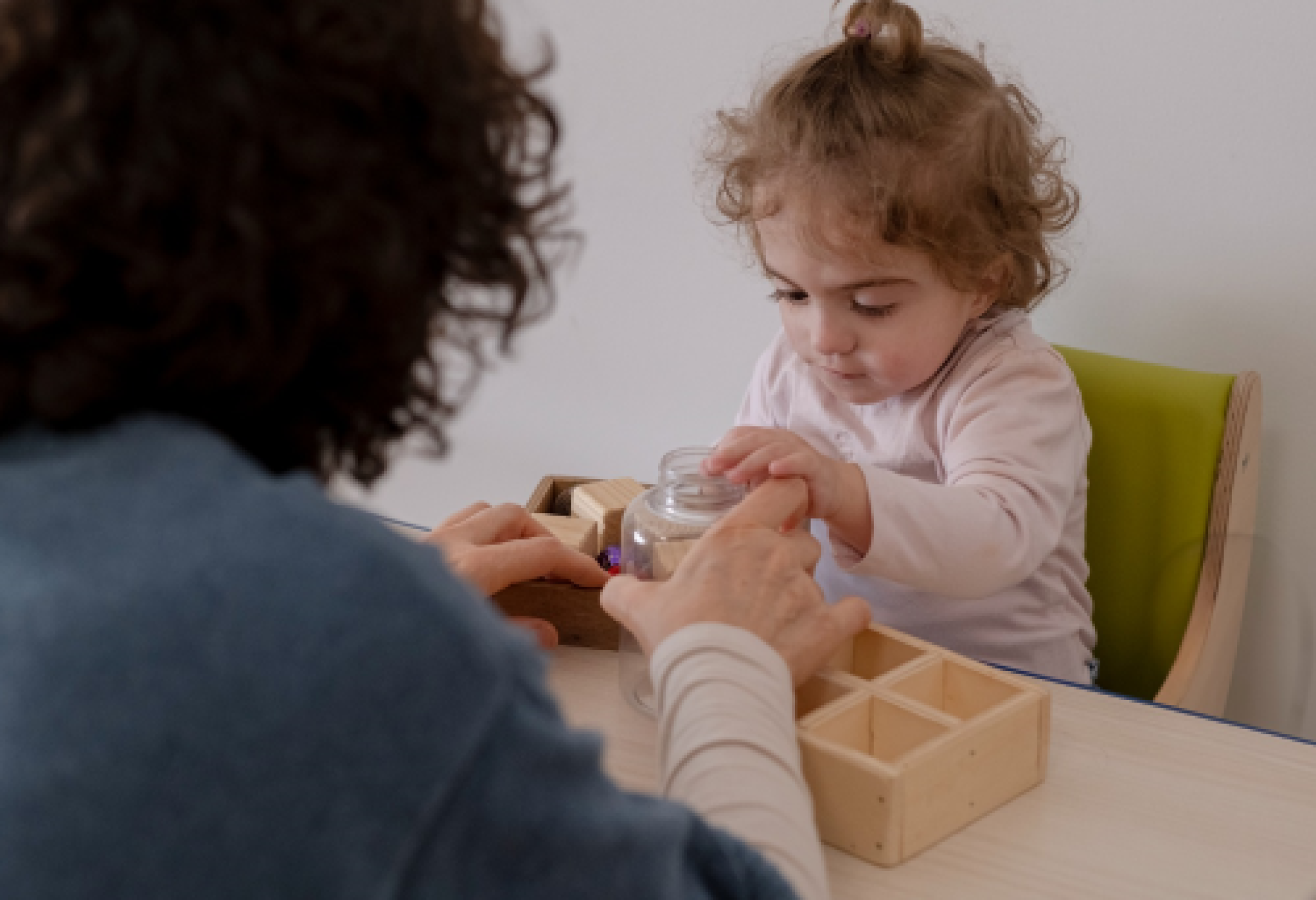 Una bimba seguita dalla Lega del Filo d'Oro