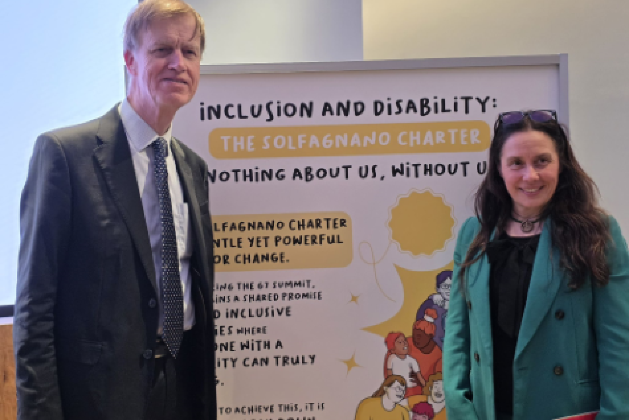 Il ministro di Stato inglese per la Sicurezza Sociale e la Disabilità Stephen Timms e la ministra per le Disabilità del nostro Paese Alessandra Locatelli all'inaugurazione della mostra a Londra
