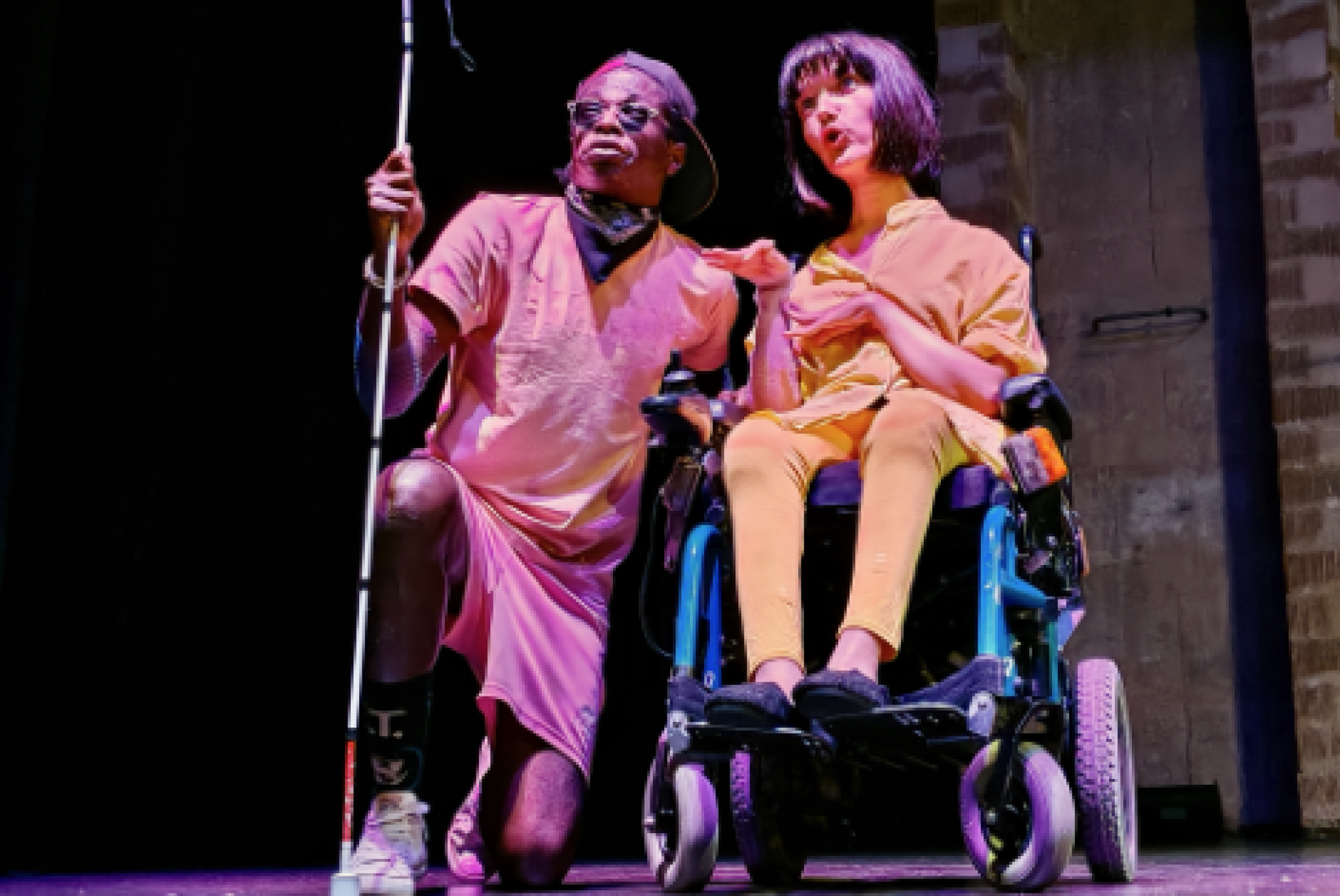 Persone che partecipano ai laboratori del Magnifico Teatrino Errante di Bologna