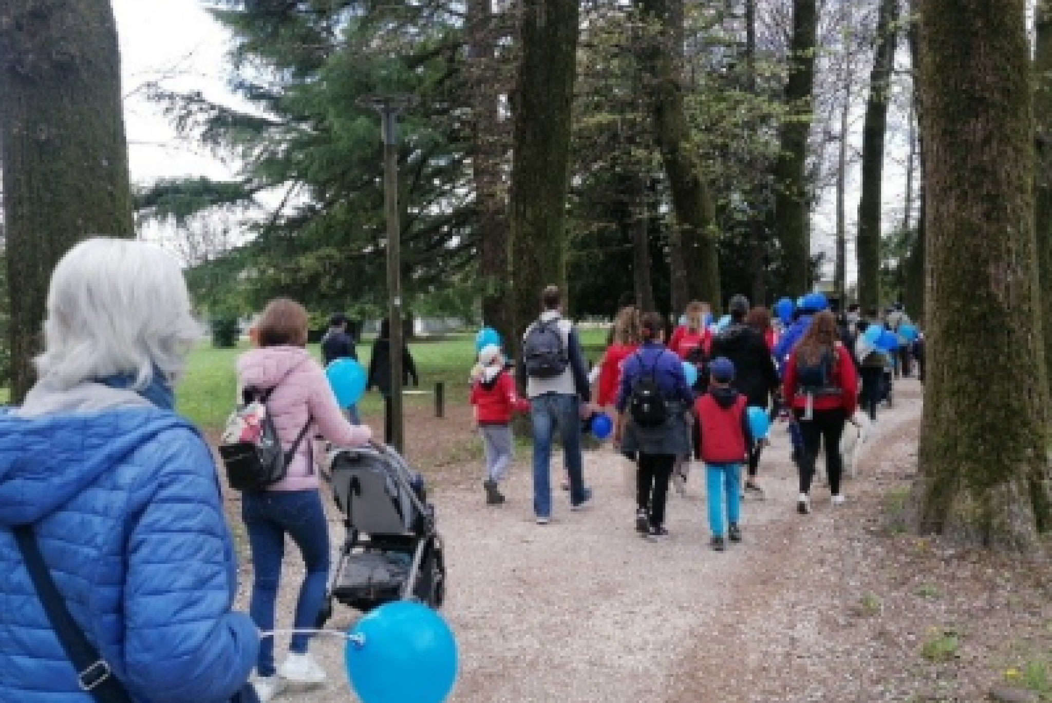 Immagine di una delle precedenti edizioni della "Marcia in Blu per l'Autismo"