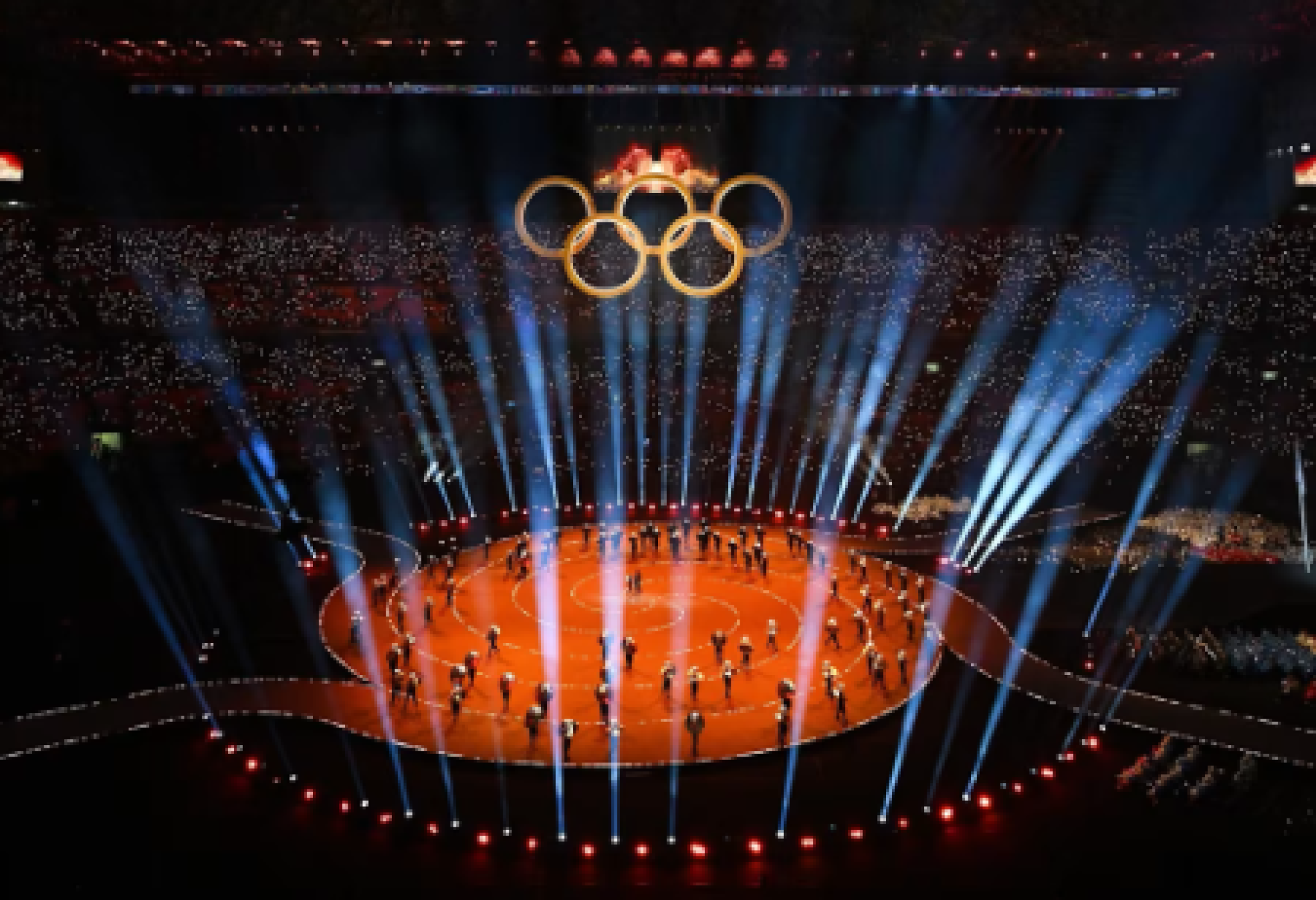 Un'immagine della cerimonia di apertura a Milano dei Giochi Olimpici Invernali di Milano Cortina