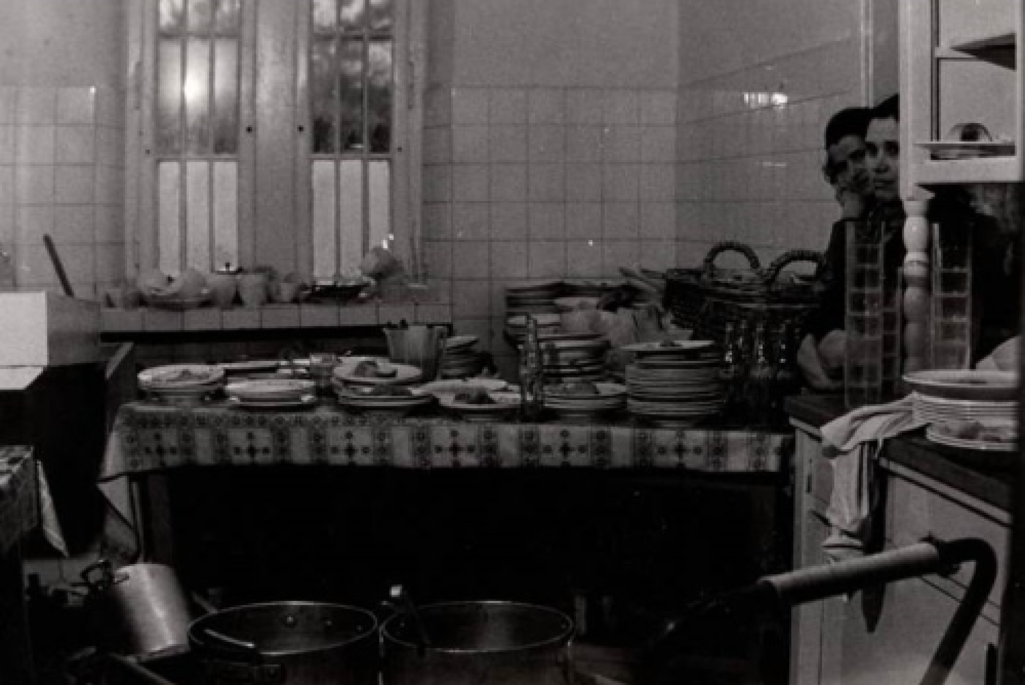 Ospedale Psichiatrico Provinciale di Trieste, padiglione Q (già “Reparto Agitate”), 1972: sciopero per il riconoscimento del proprio lavoro (foto di Pier Luigi Cerato; fonte: archivio privato di Assunta Signorelli)