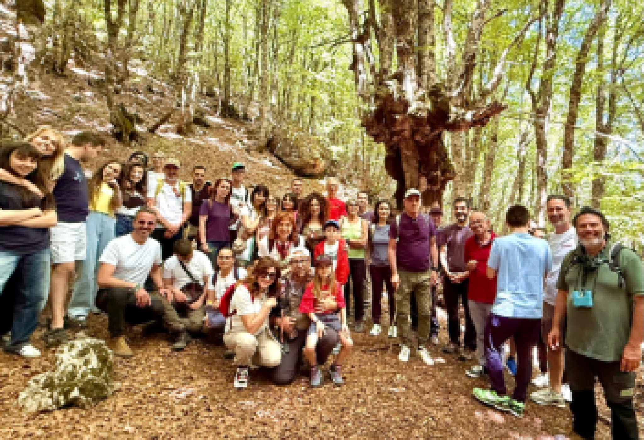 Foto di gruppo per una delle attività di montagnaterapia del progetto "Zaino in spalla"