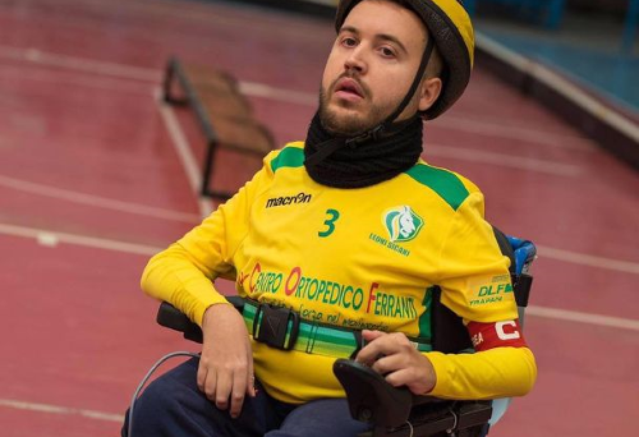 Giuseppe Sanfilippo, presidente e atleta con disabilità, capitano della squadra dei Leoni Sicani di powerchair hockey (hockey in carrozzina elettrica), sarà tra i tedofori della Fiamma Olimpica di Milano-Cortina 2026