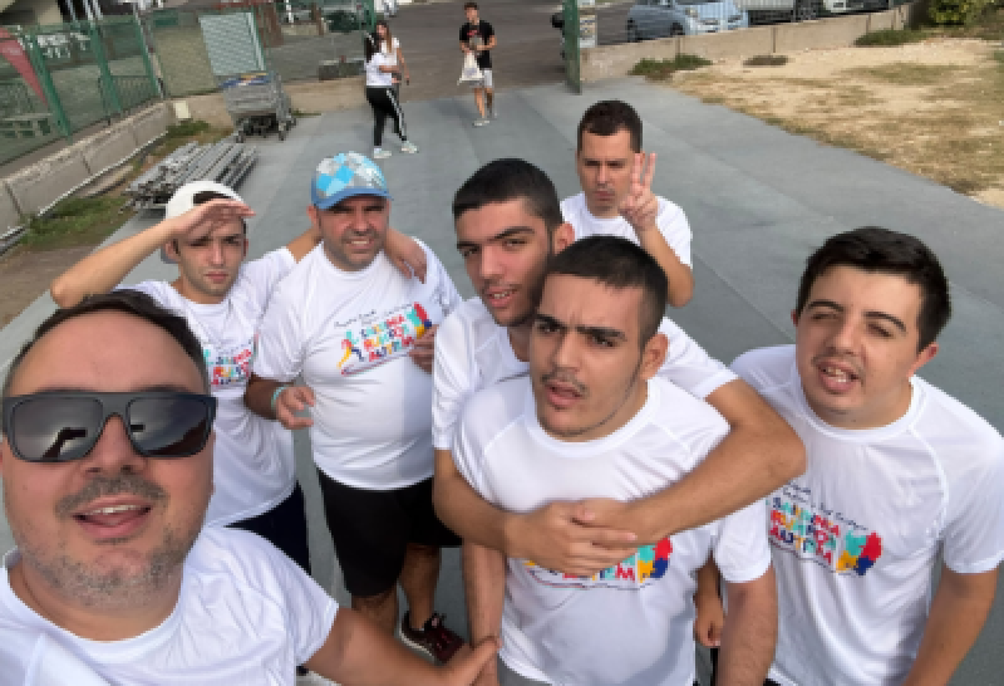 Giovani dell'Associazione Progetto Filippide Cagliari e Sud Sardegna che parteciperanno alla "Sardinia Run for Autism"