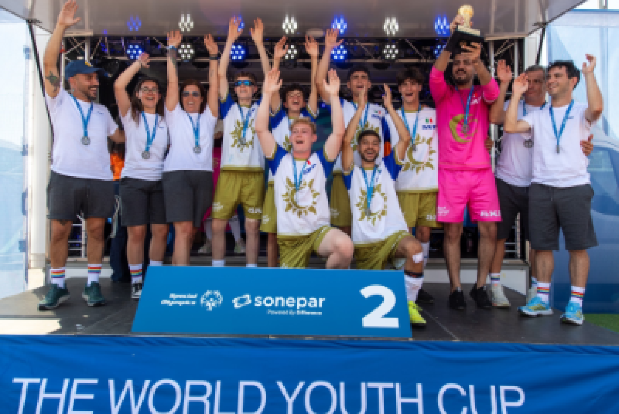 La squadra dell'Accademia Sport di Porte (Torino), classificatasi seconda in Svezia