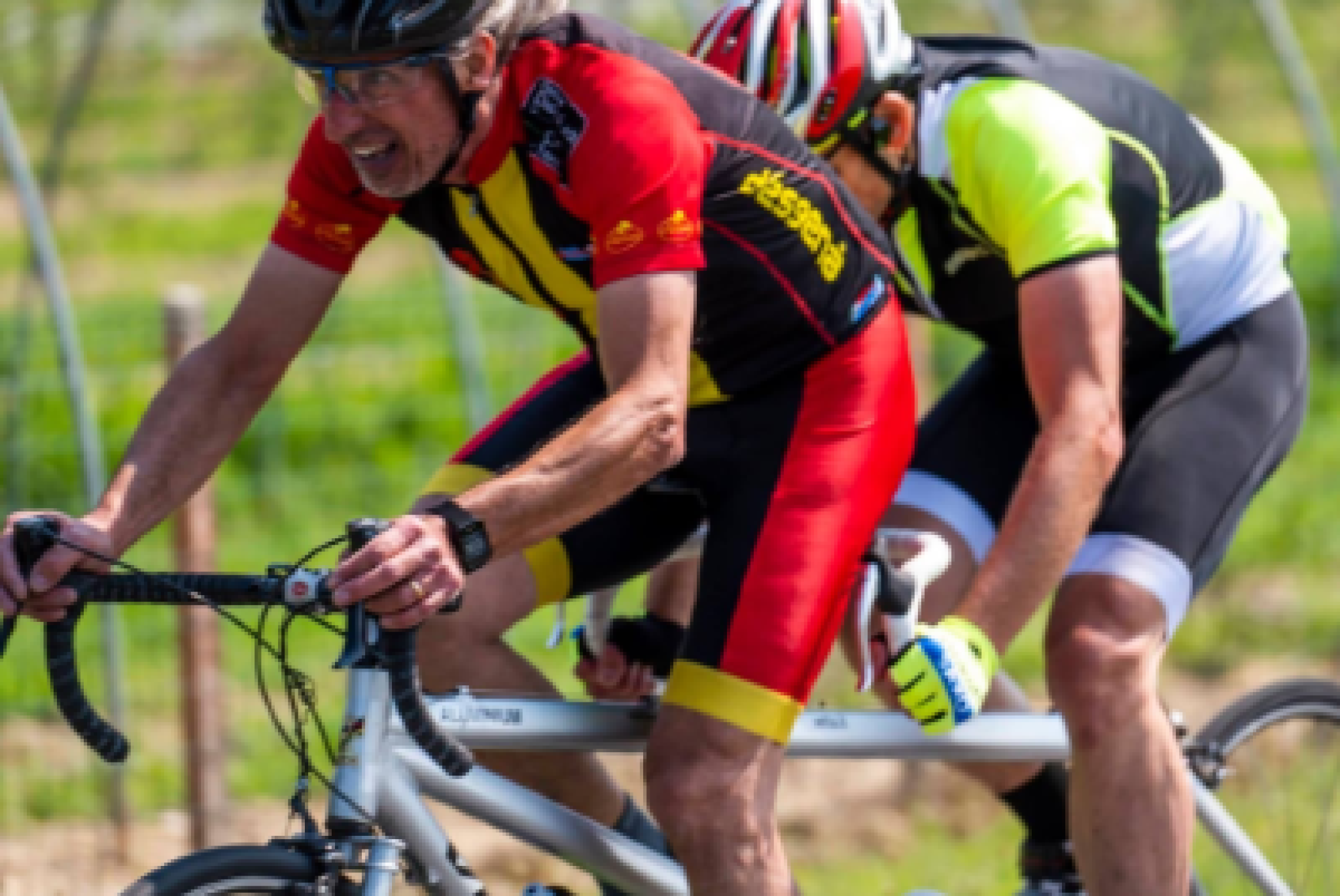 Uno degli equipaggi tandem della Polisportiva UICI di Torino impegnato in una delle "sfide" degli anni scorsi