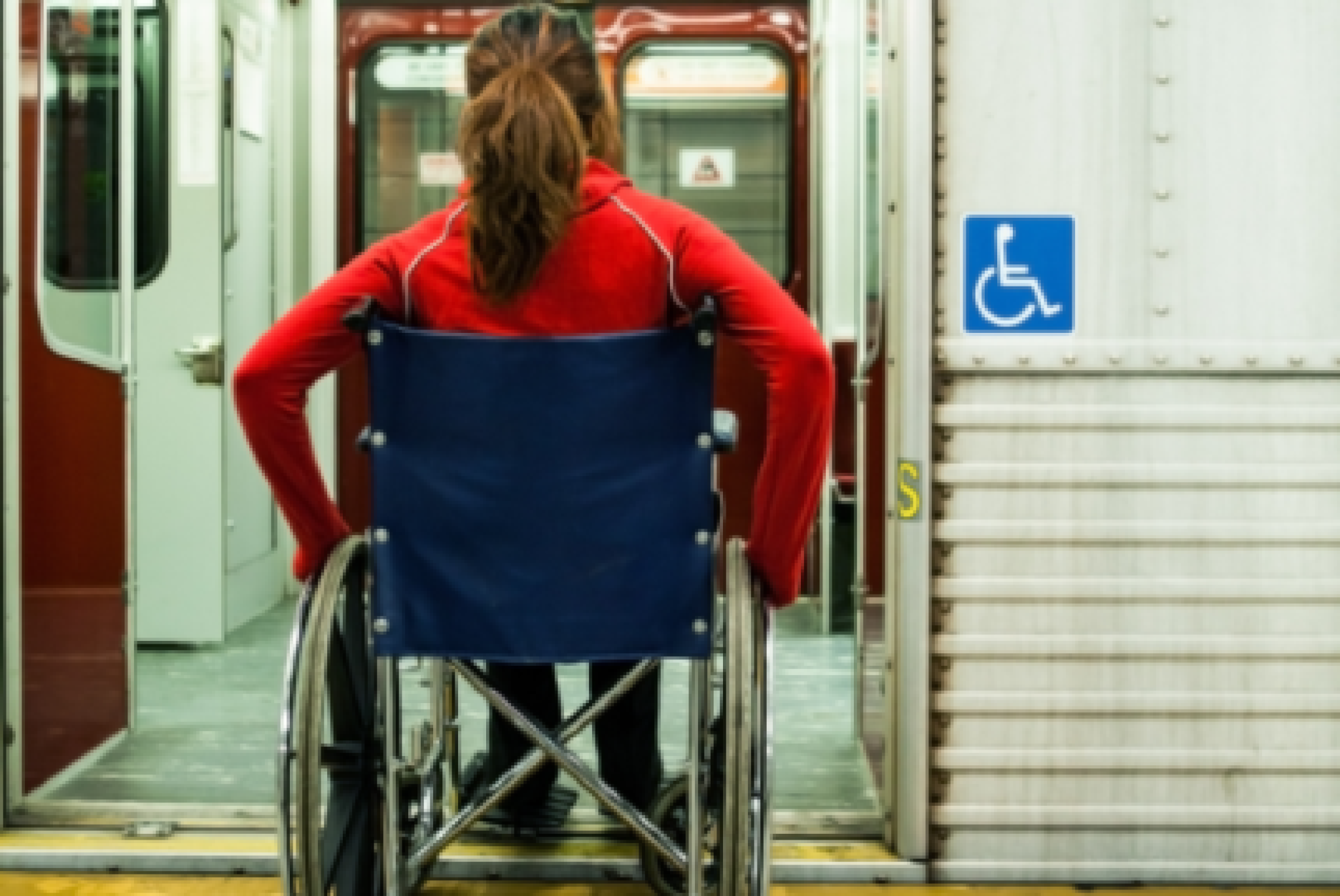 Tutte le persone con disabilità devono poter viaggiare in autonomia sui treni dell’Unione Europea
