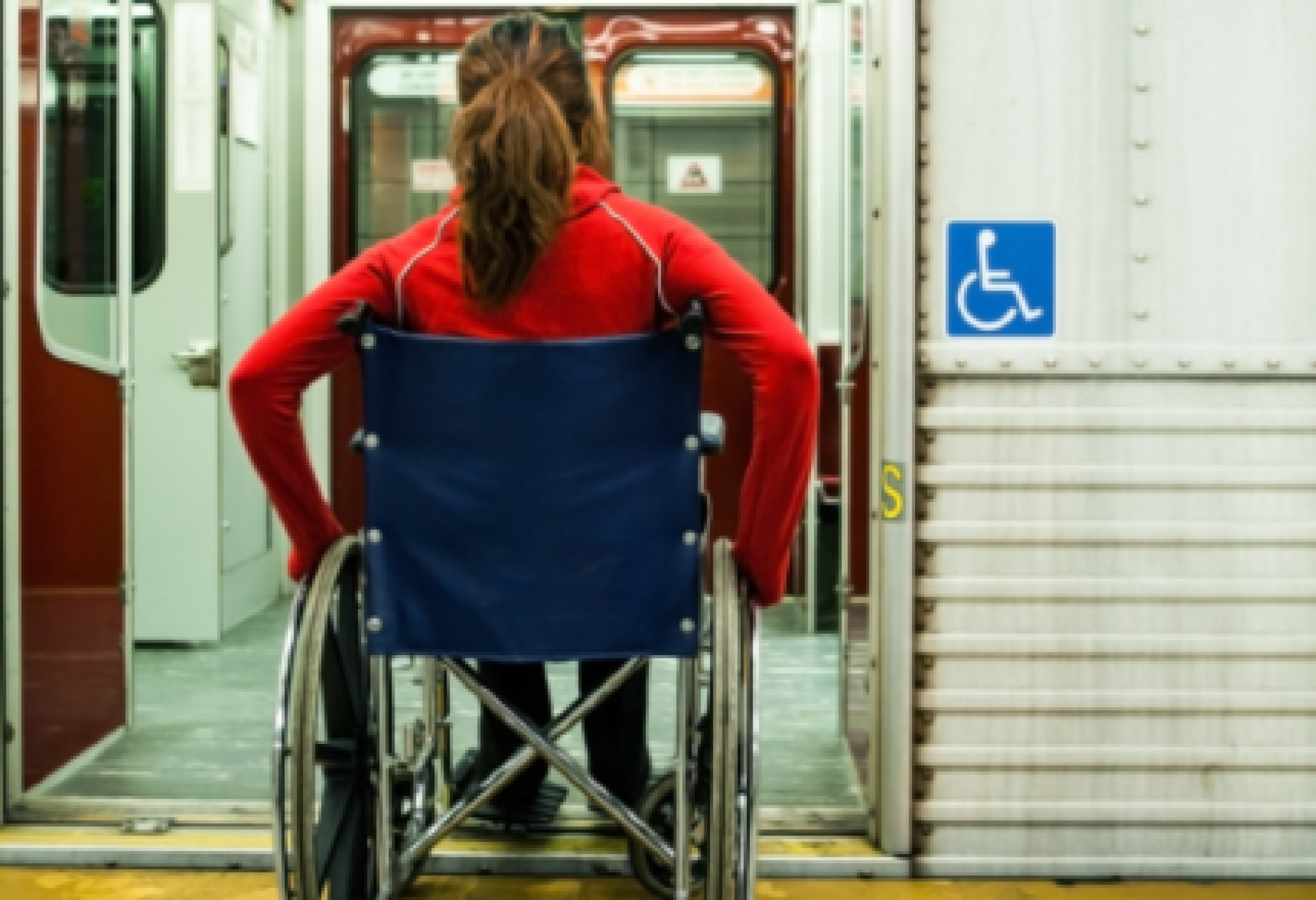 Tutte le persone con disabilità devono poter viaggiare in autonomia sui treni dell’Unione Europea