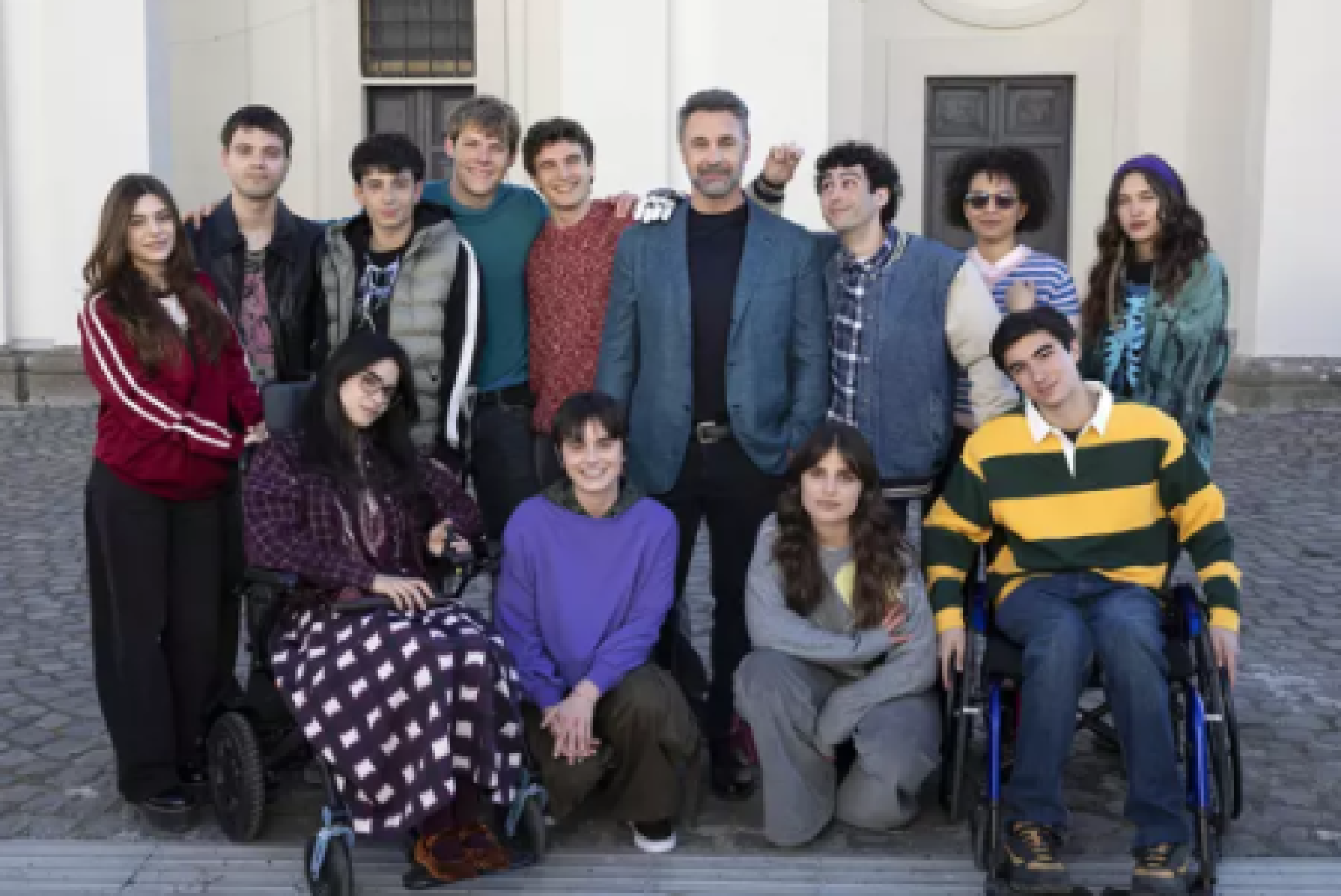 Foto di gruppo per i protagonisti della fiction "Tutto l'amore che resta"