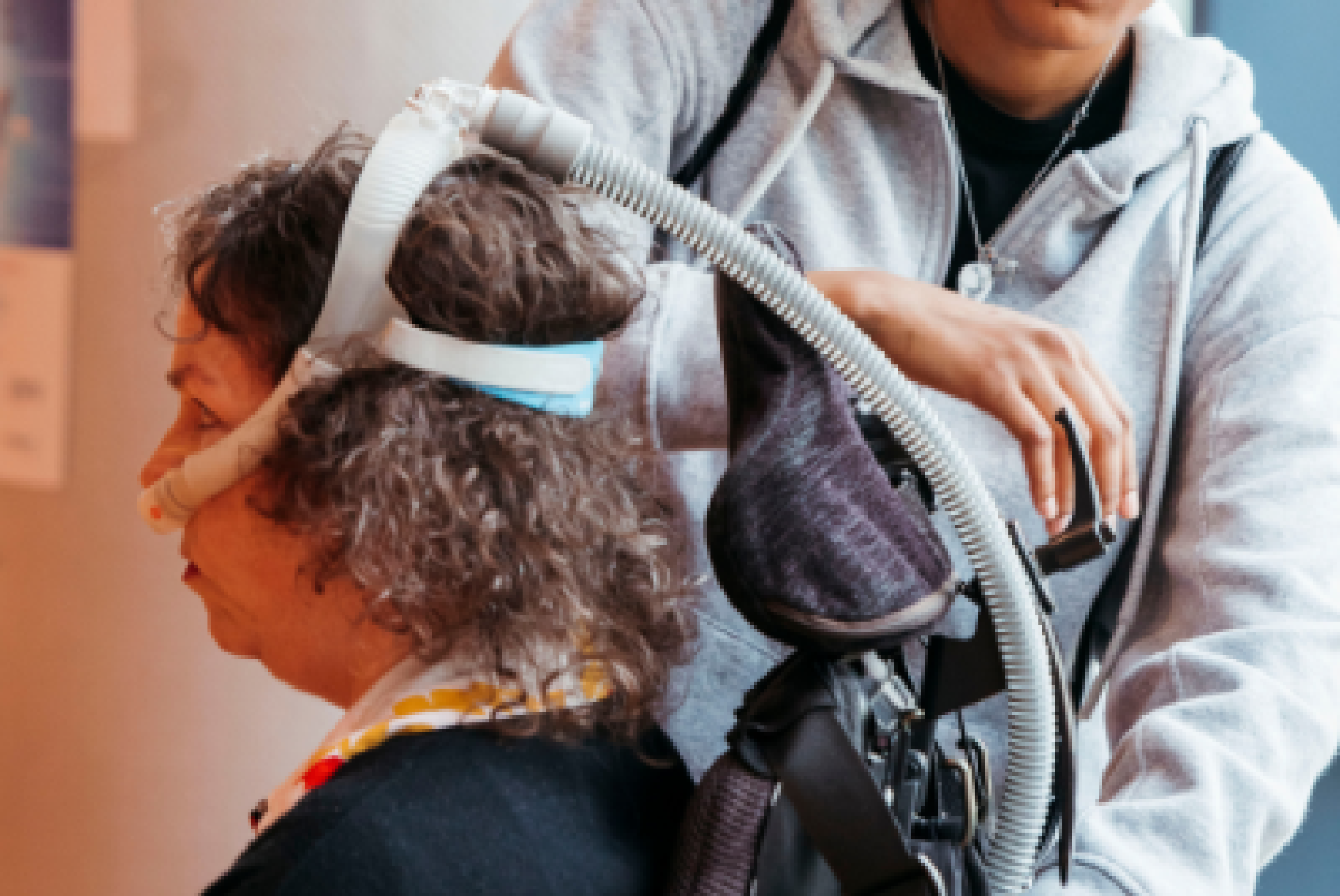 Riabilitazione respiratoria per una persona con patologia neuromuscolare