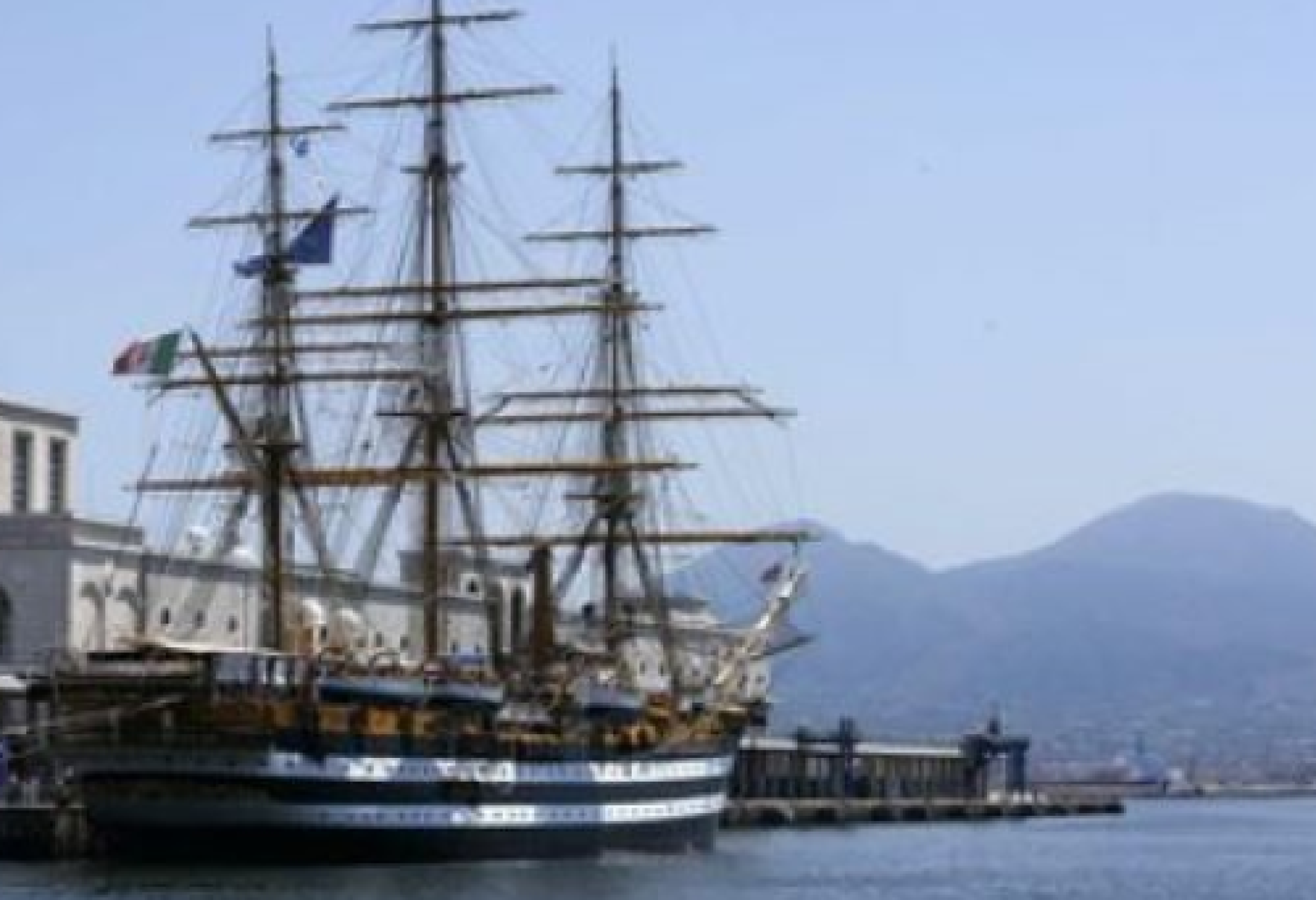La nave "Amerigo Vespucci" concluderà a Napoli il proprio Touur Mediterraneo